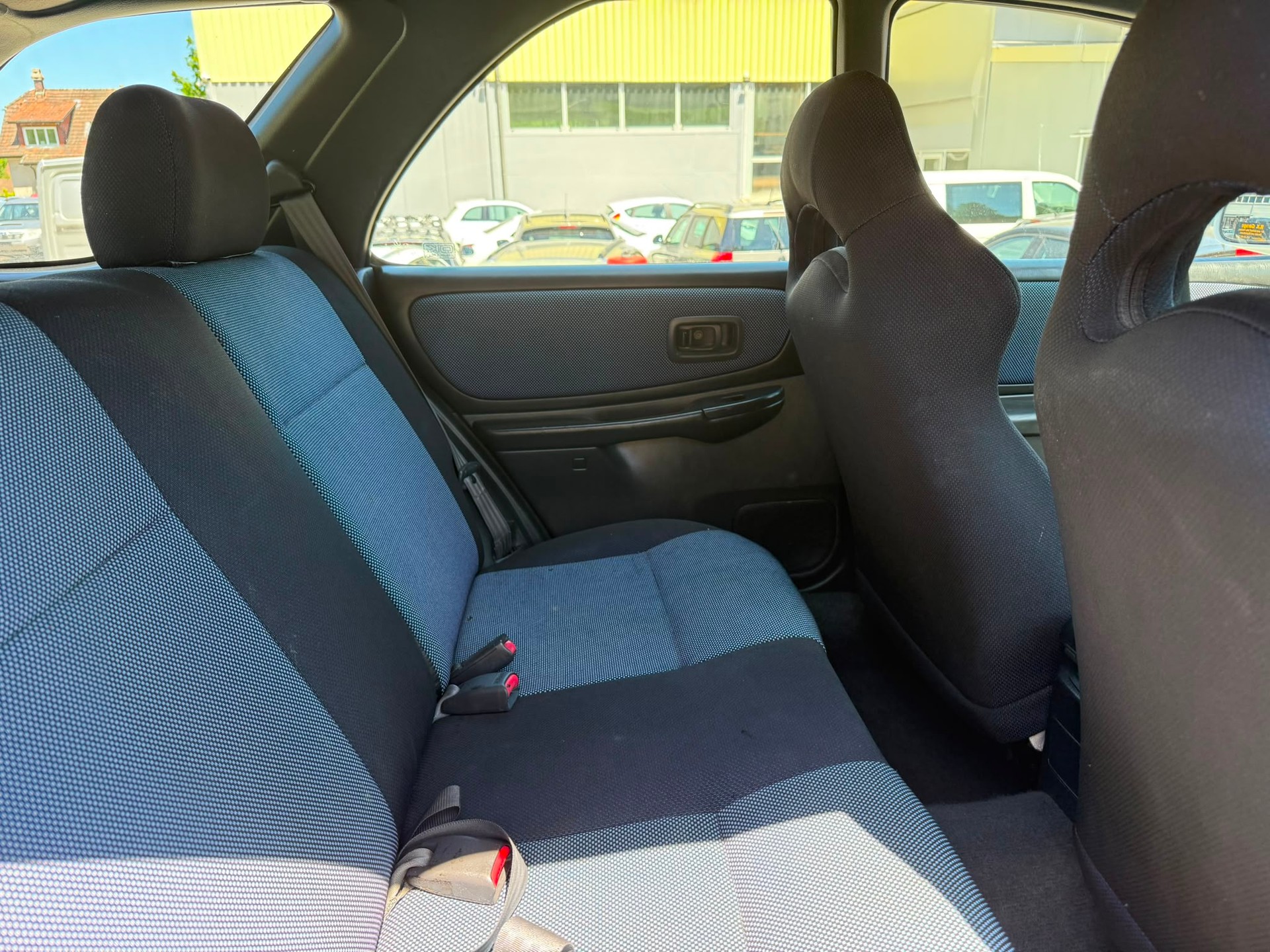 SUBARU Impreza 2.0 Turbo-image-11