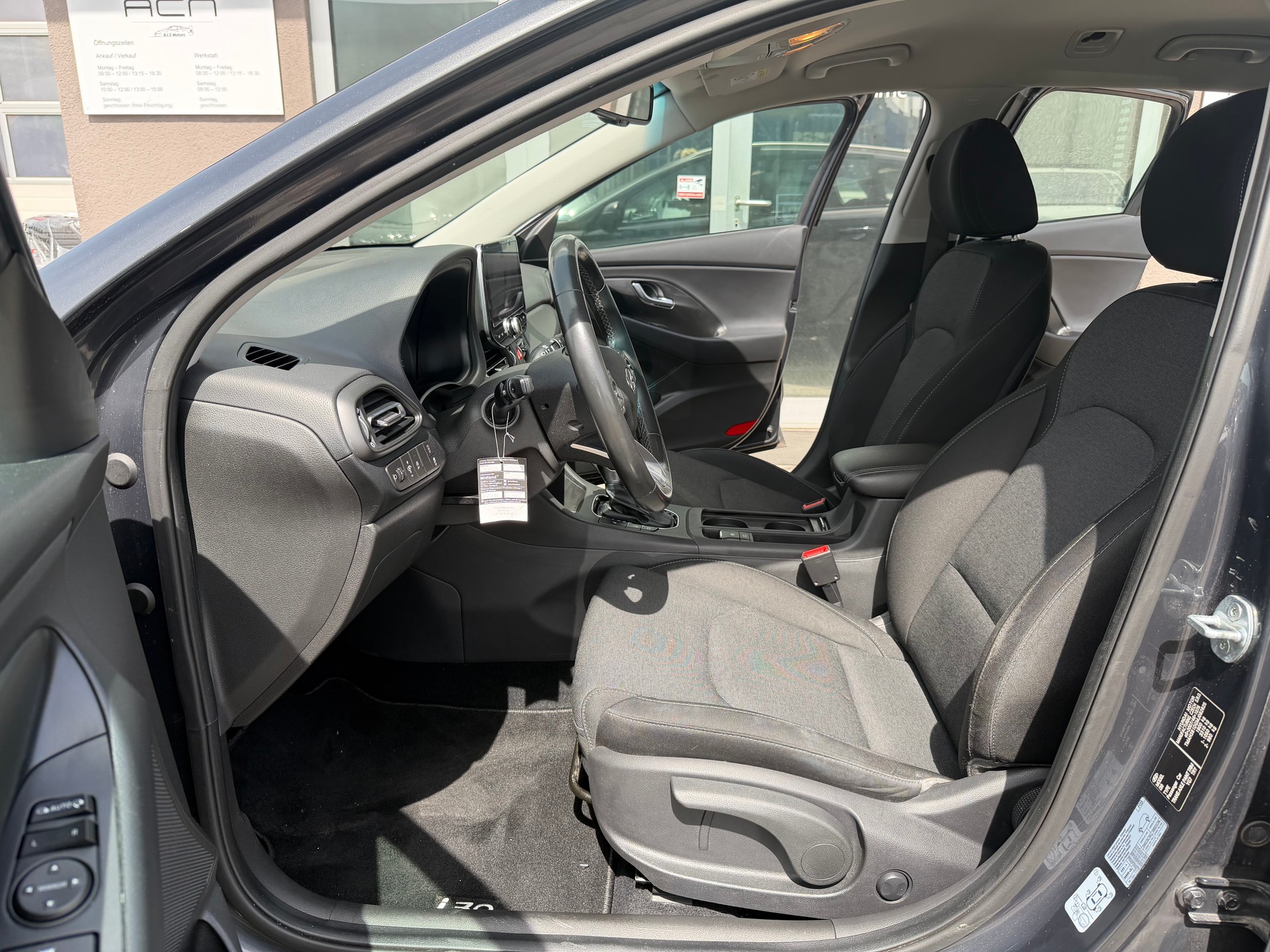 HYUNDAI i30 Wagon 1.5 T-GDi Origo 48V MH DCT-image-8