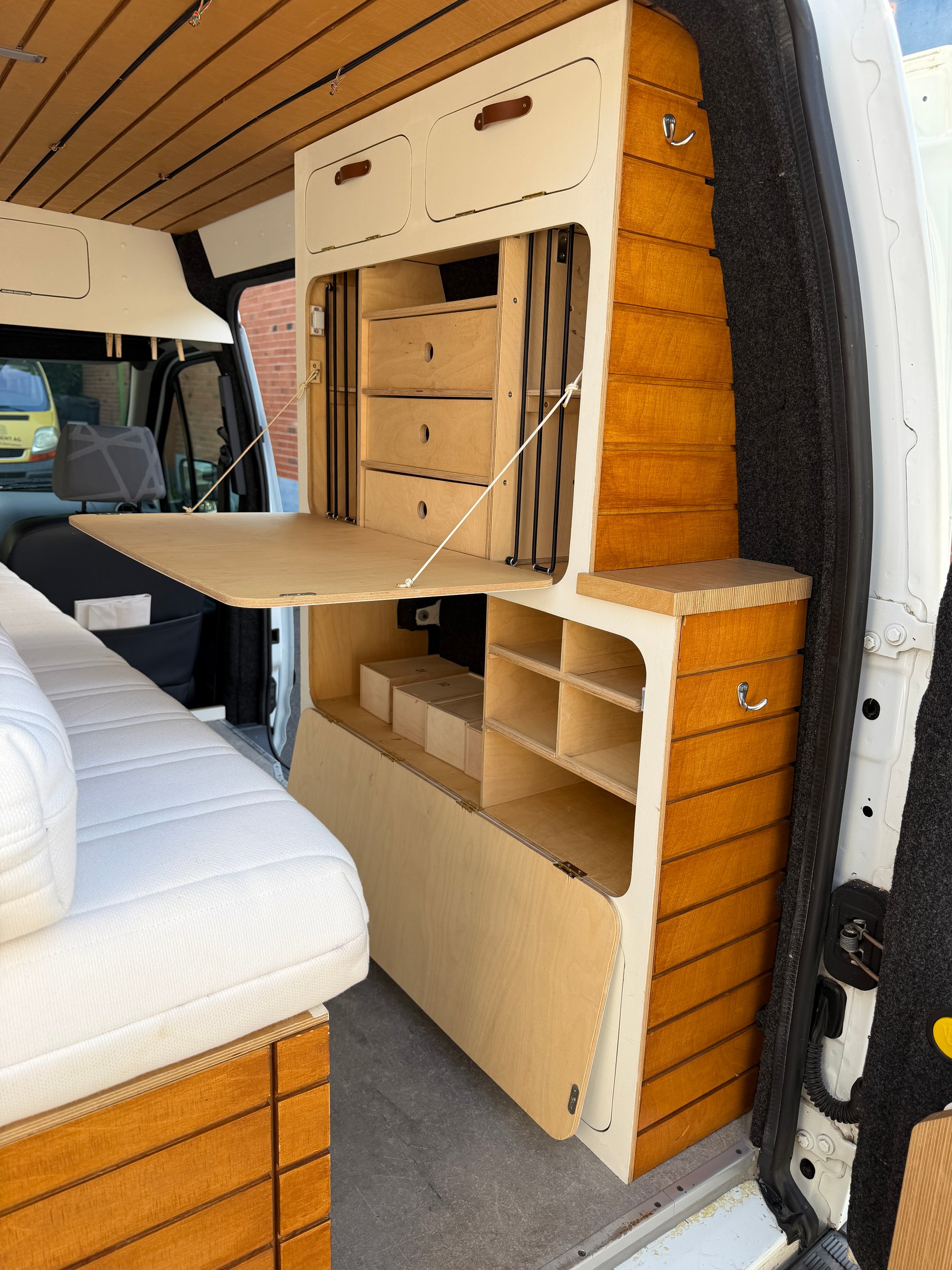 FORD transit connect 1.8 TDCI Camper- Clever Ausgebaut-image-1