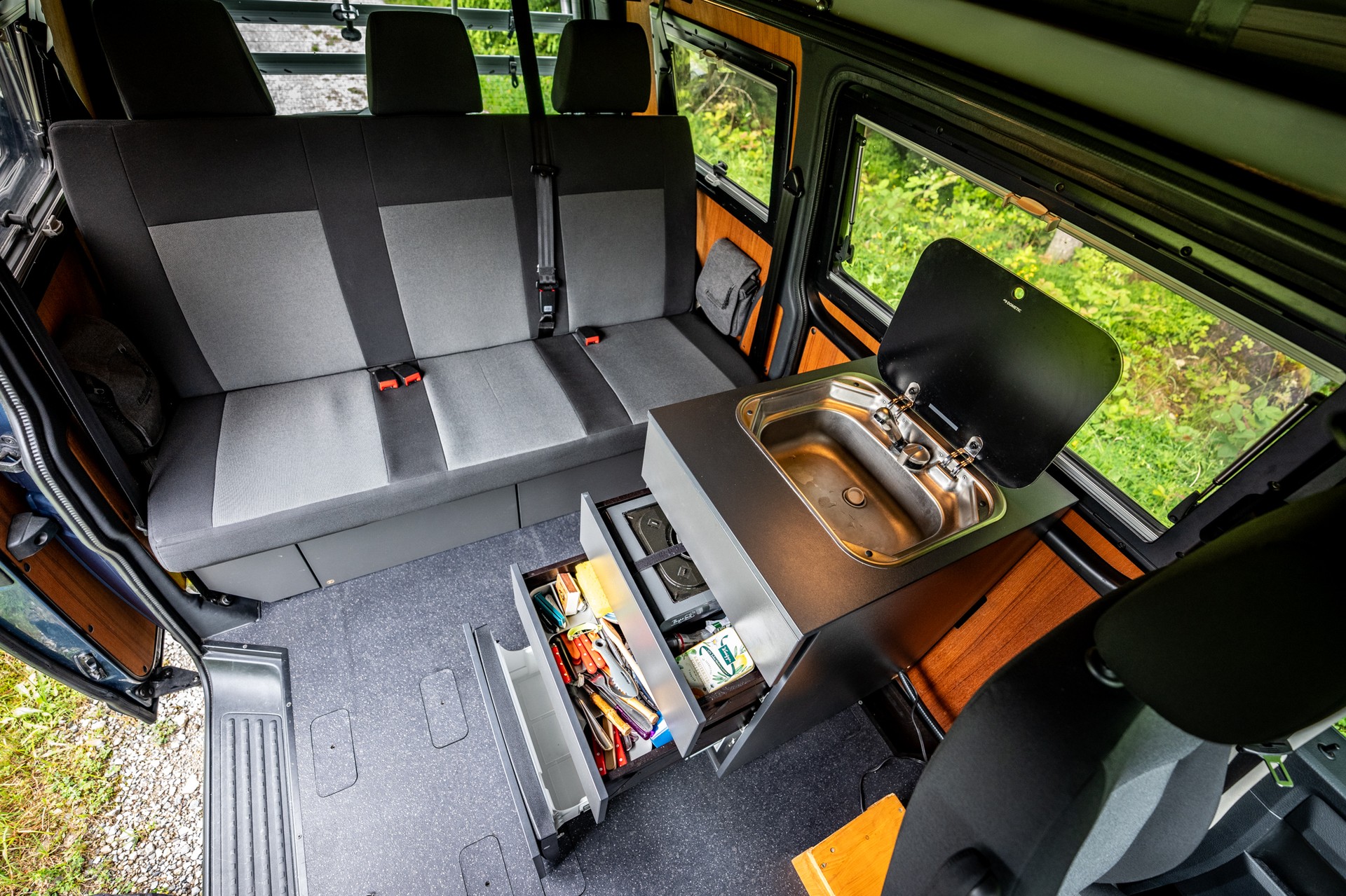VW Custom-Bus-image-6
