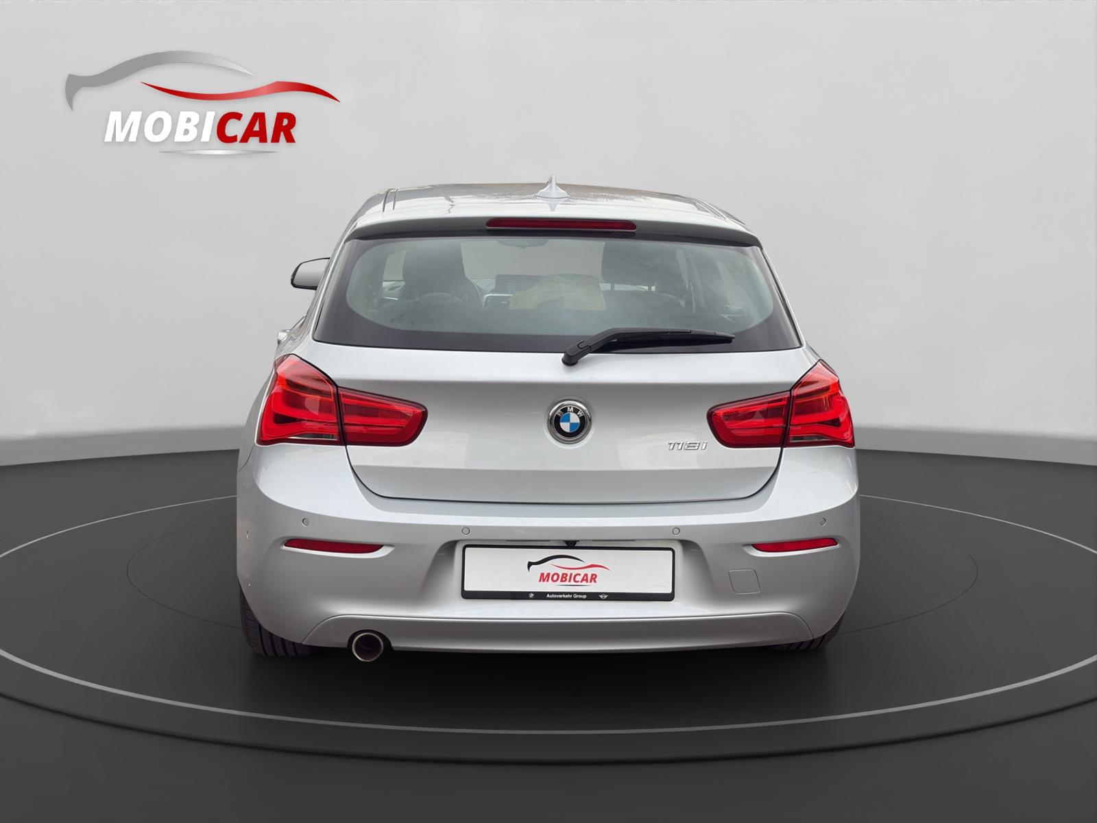 BMW 118i Steptronic-image-3