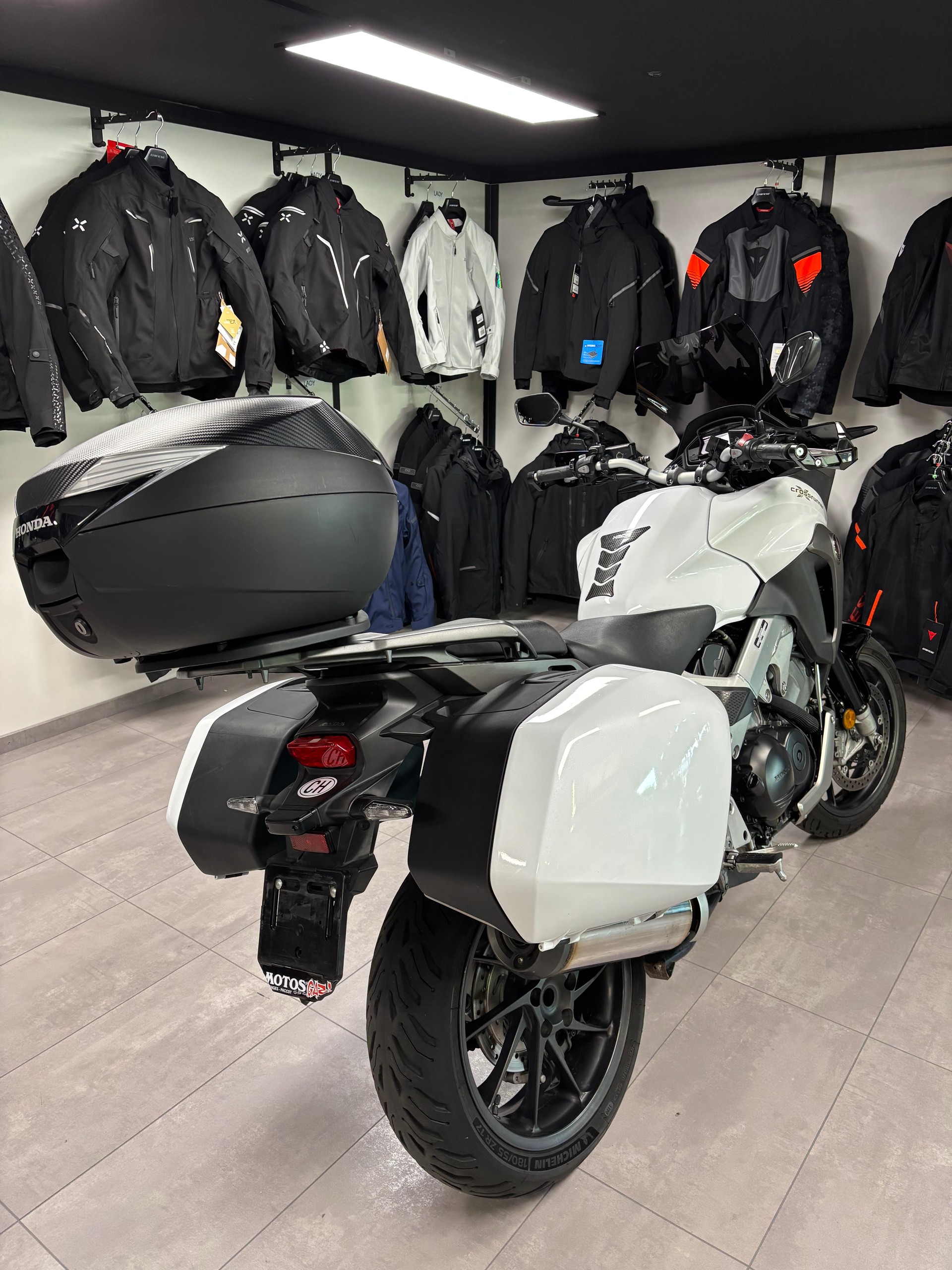 HONDA VFR 800 XA Crossrunner-image-4