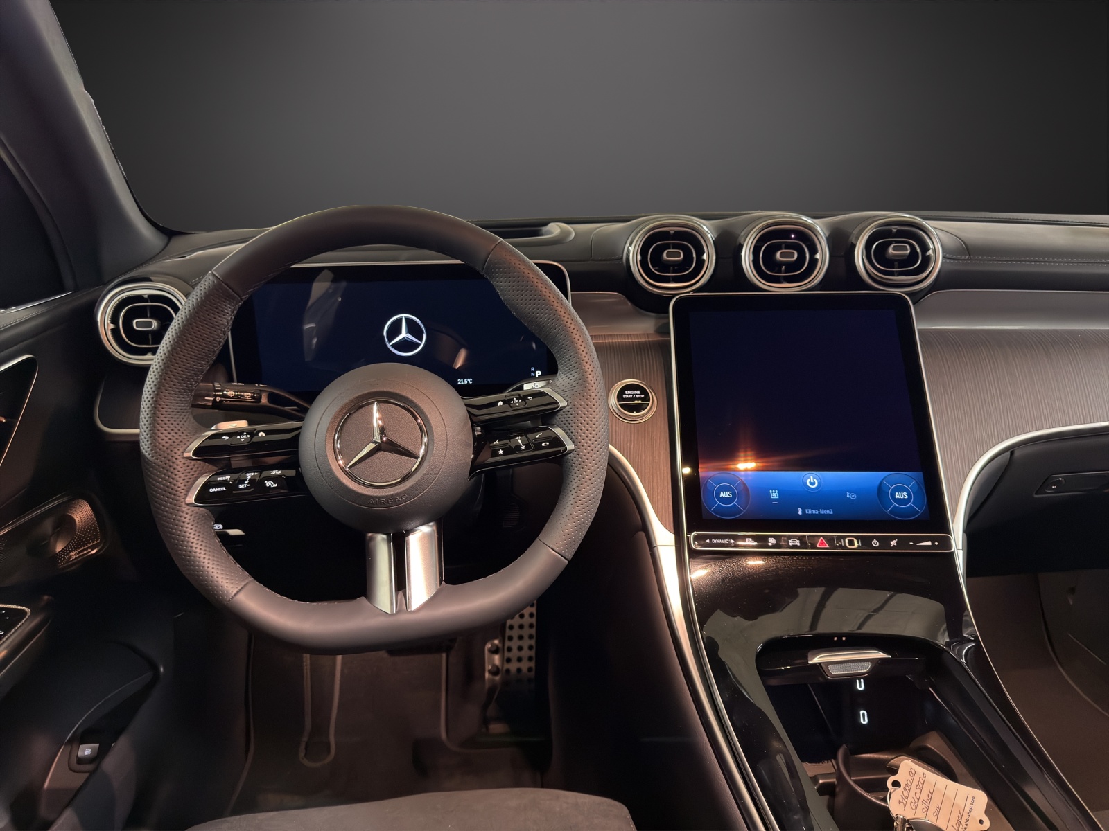 MERCEDES-BENZ GLC 300 e 4Matic 9G-Tronic-image-11