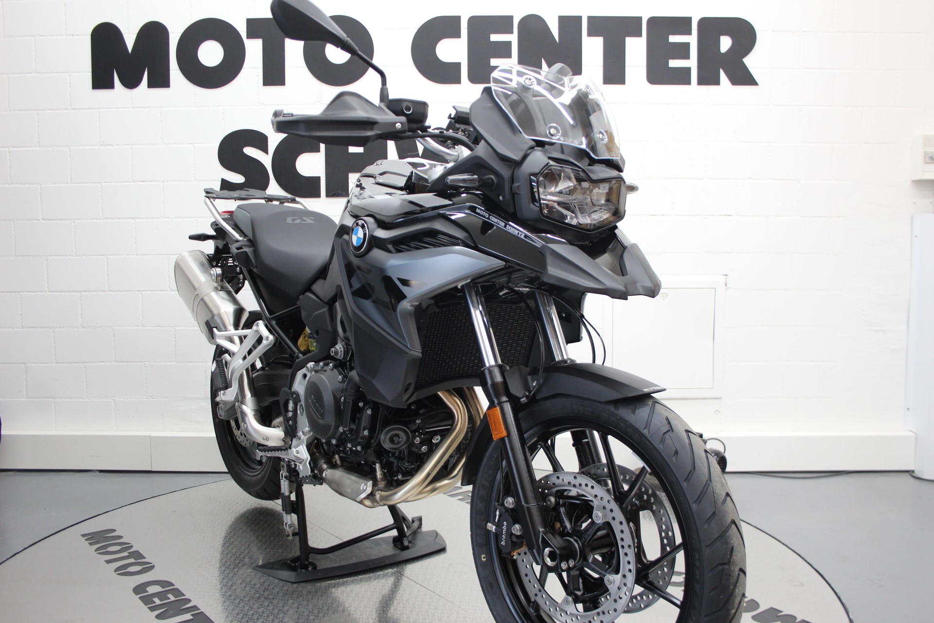 BMW F 800 GS-image-1