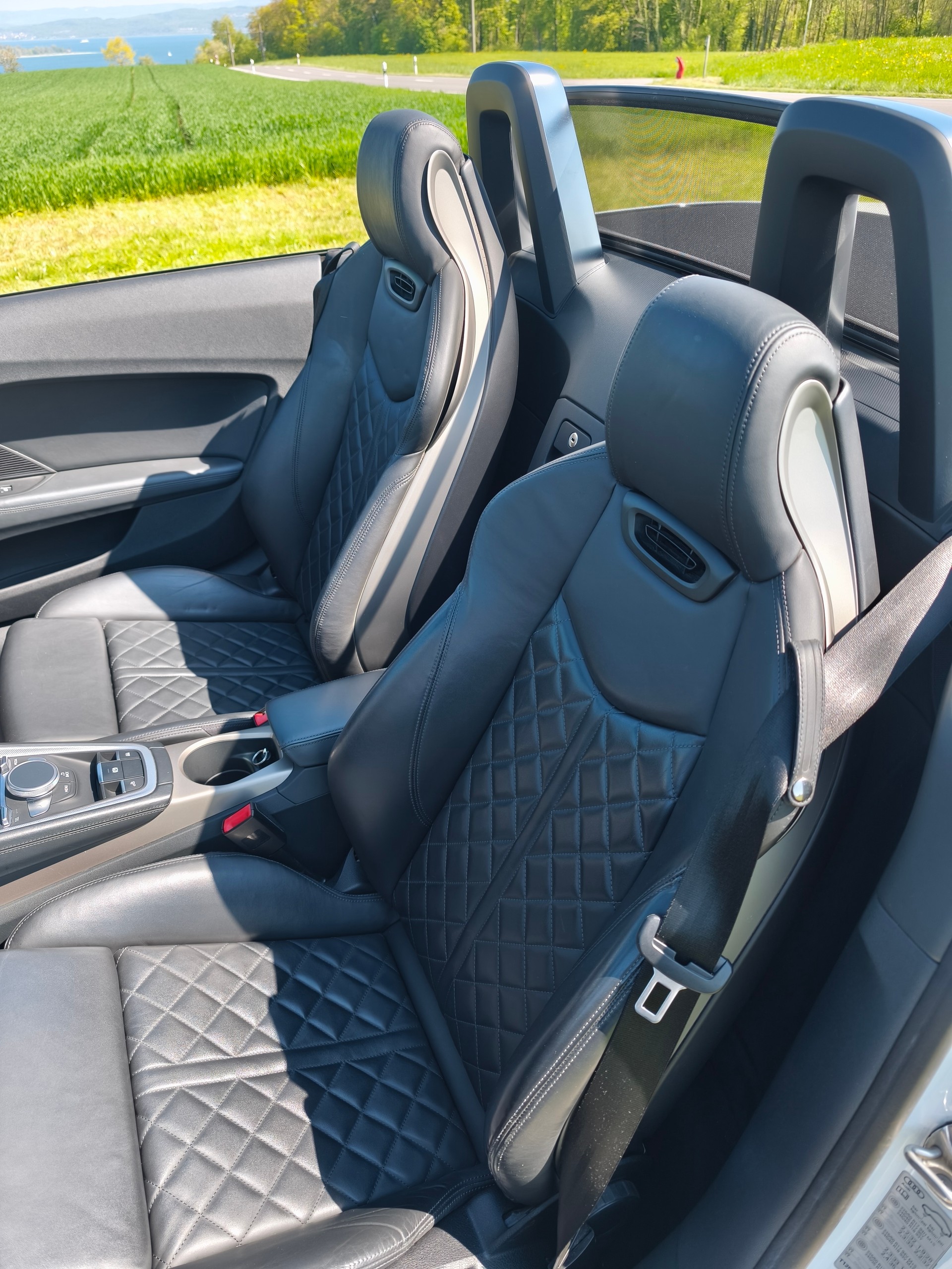 AUDI TT Roadster 2.0 TFSI quattro S-Tronic-image-5