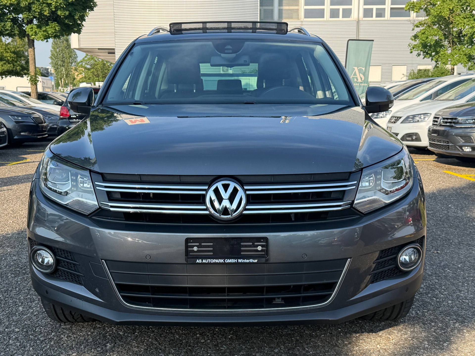 VW Tiguan 2.0 TDI Sport&Style 4Motion-showroom-element-1