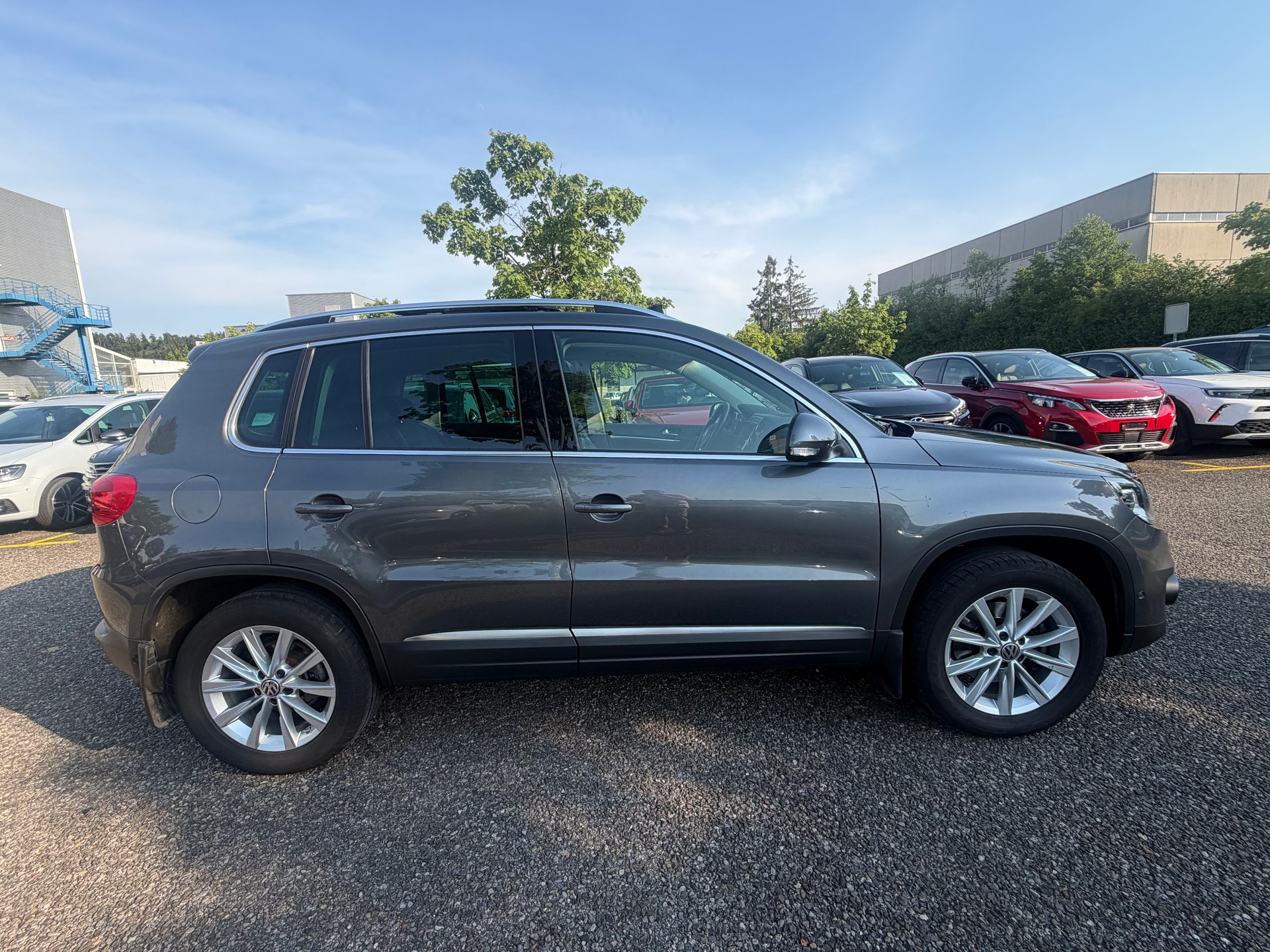 VW Tiguan 2.0 TDI Sport&Style 4Motion-showroom-element-3