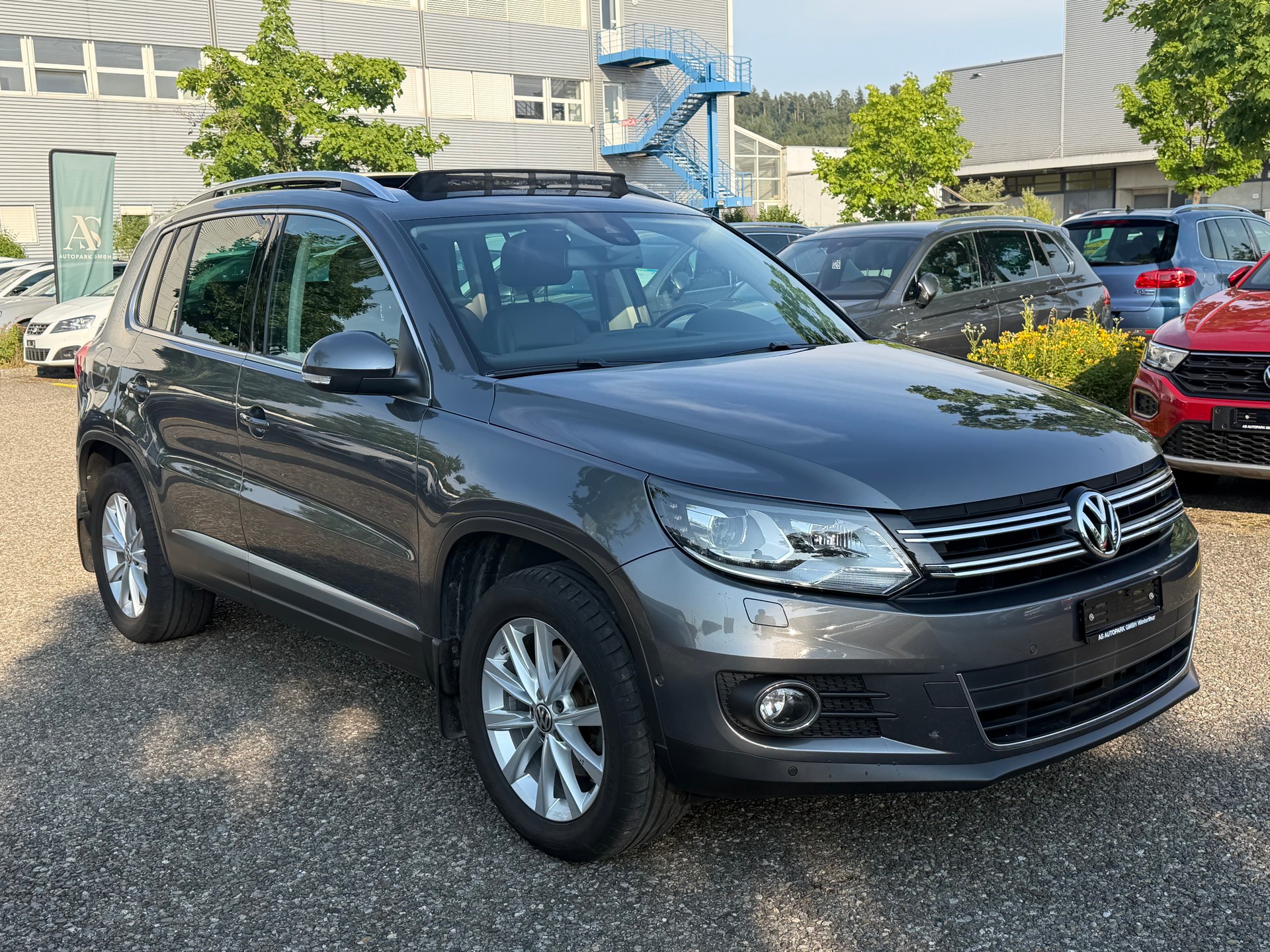 VW Tiguan 2.0 TDI Sport&Style 4Motion-showroom-element-2
