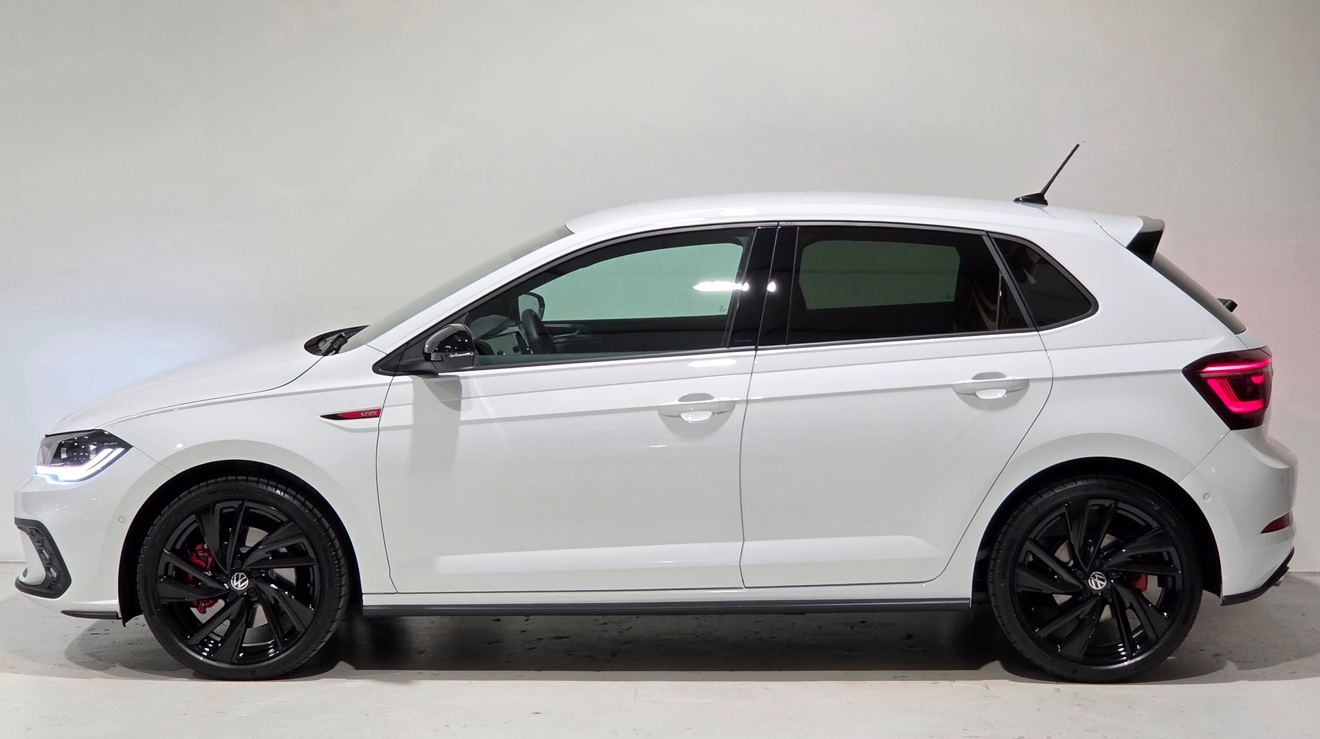 VW Polo 2.0 TSI GTI DSG-showroom-element-1
