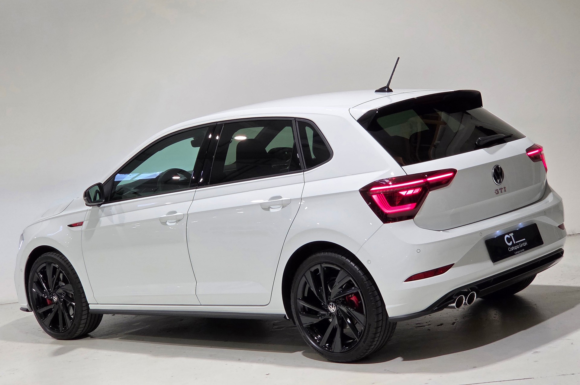 VW Polo 2.0 TSI GTI DSG-showroom-element-2