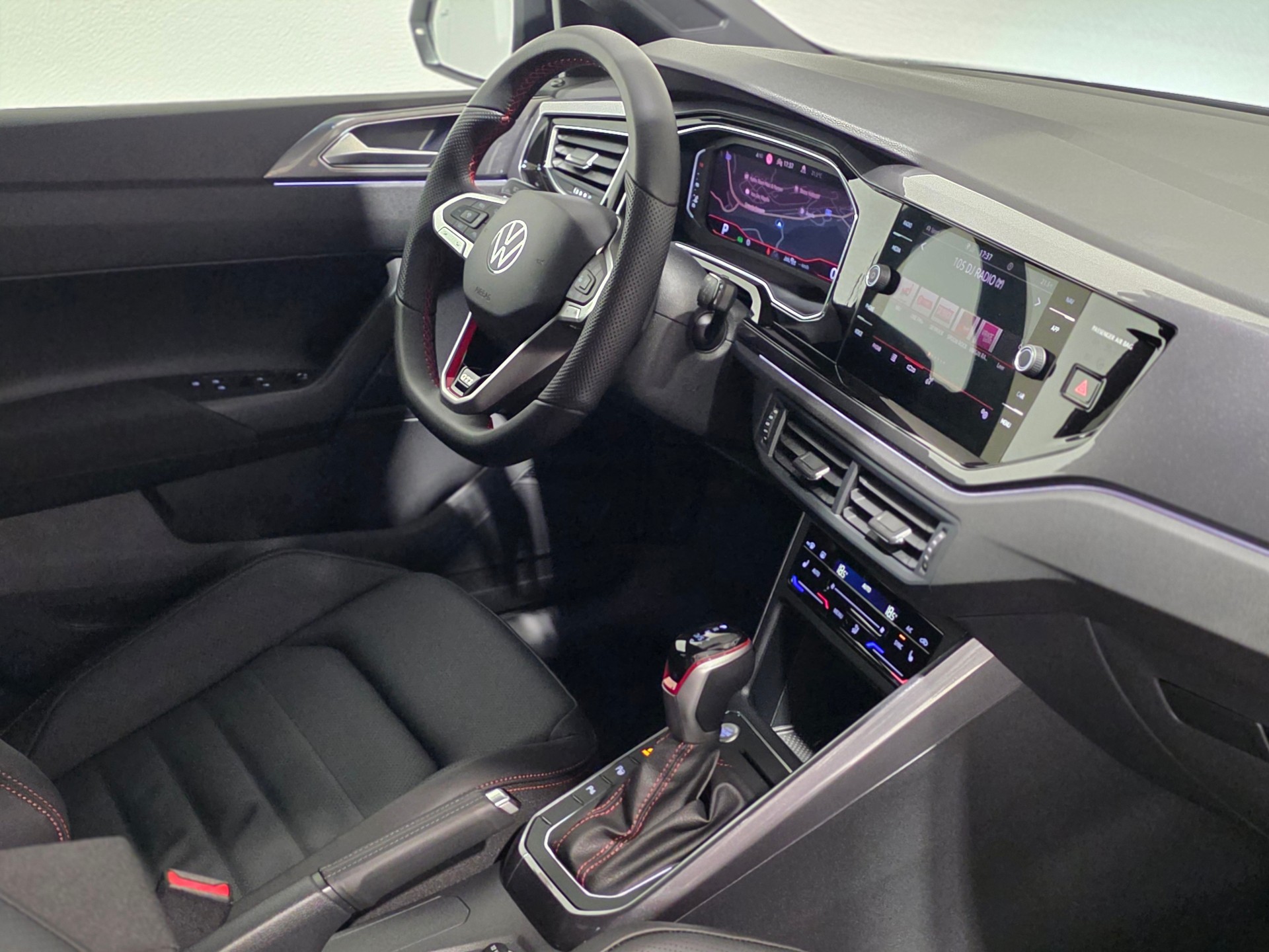 VW Polo 2.0 TSI GTI DSG-image-18