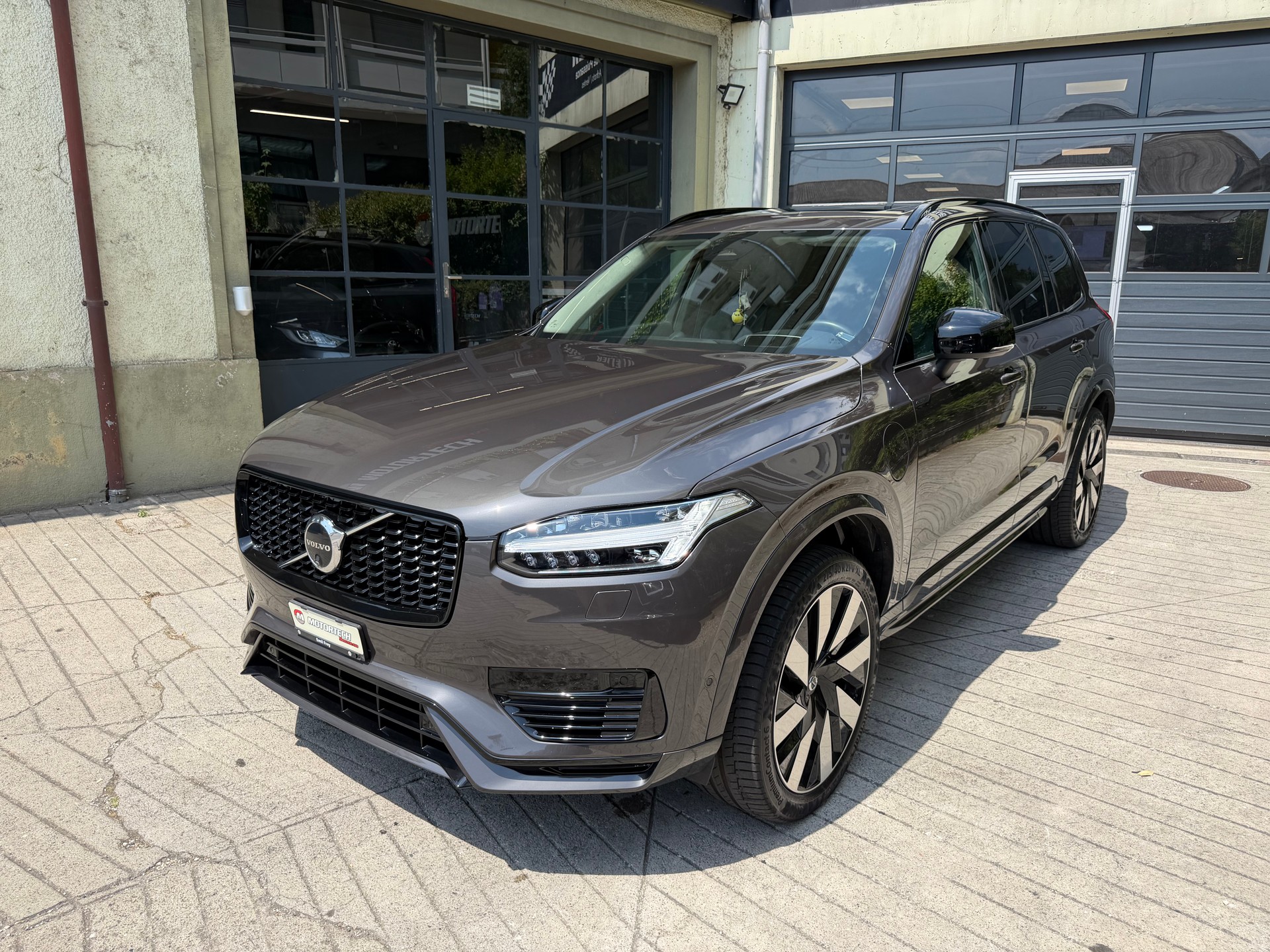 VOLVO XC90 T8 eAWD PluginHybrid Ultimate Dark Geartronic