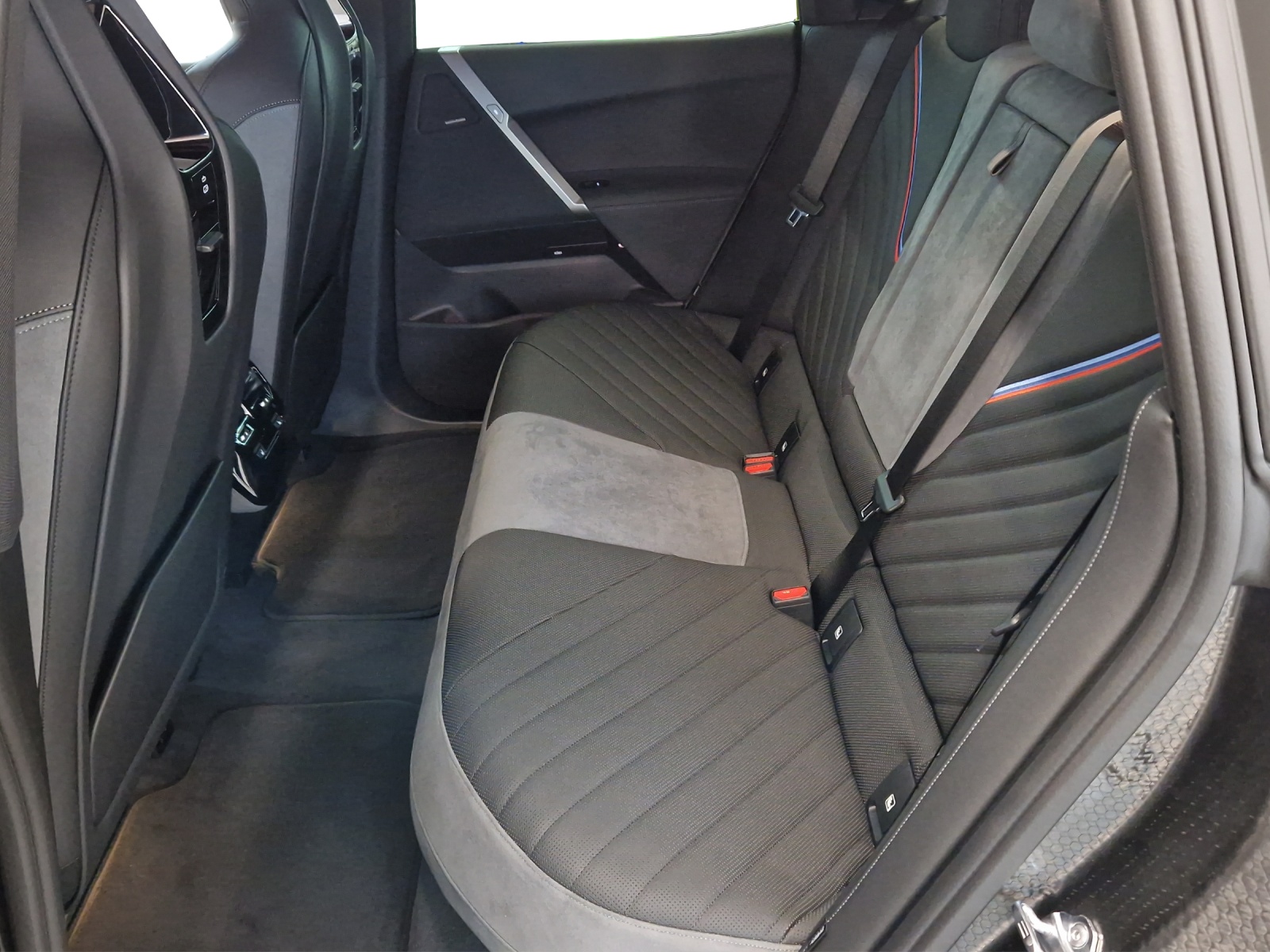 BMW iX xDrive60 M Sport Pro-image-23