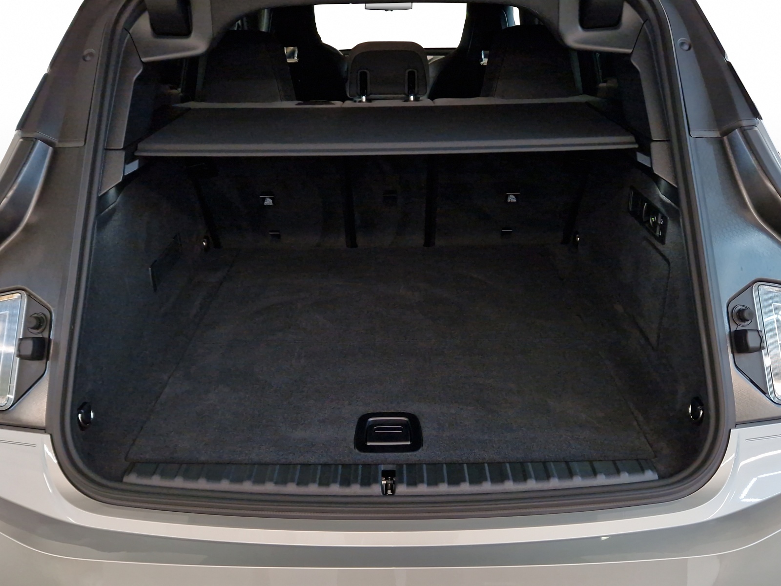 BMW iX xDrive60 M Sport Pro-image-4