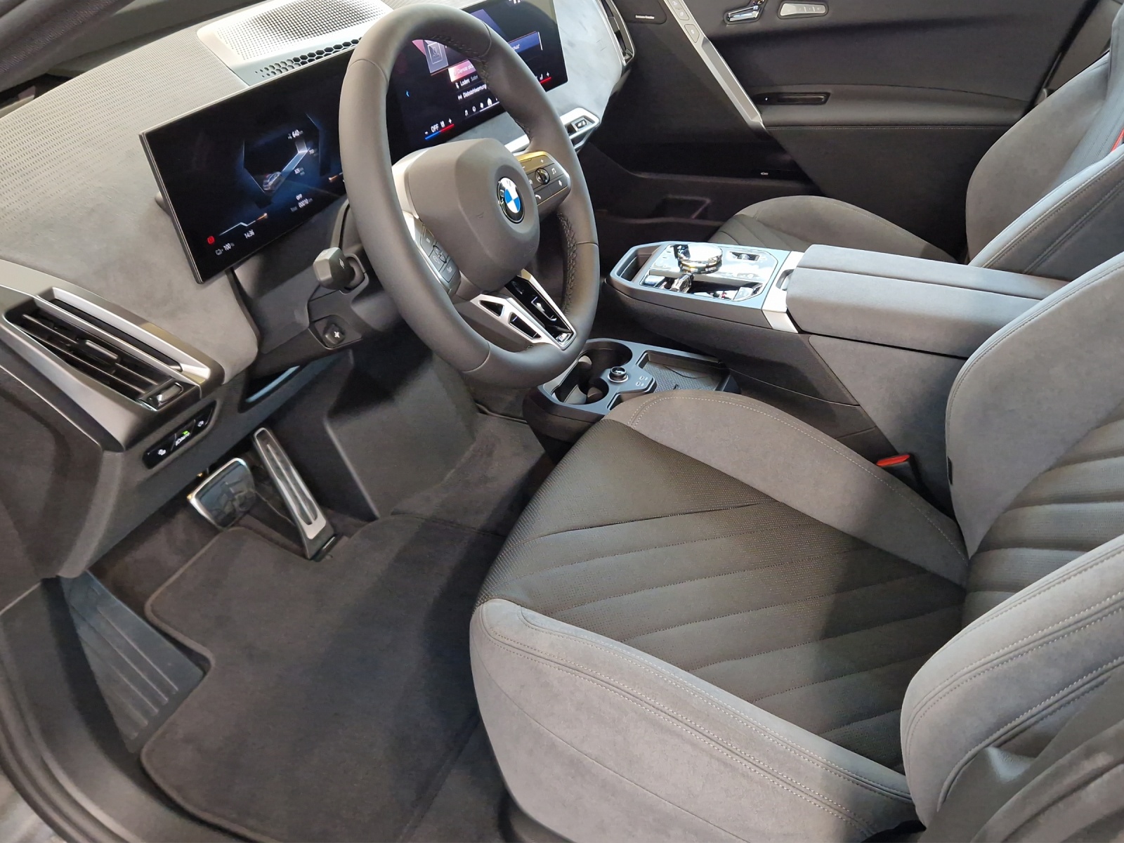 BMW iX xDrive60 M Sport Pro-image-14