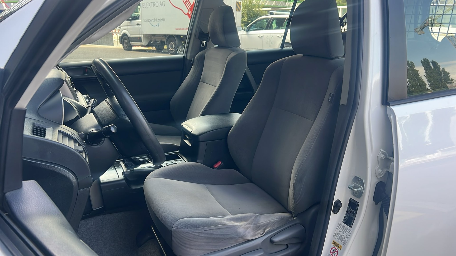 TOYOTA Land Cruiser 3.0 TD Linea Luna-image-10