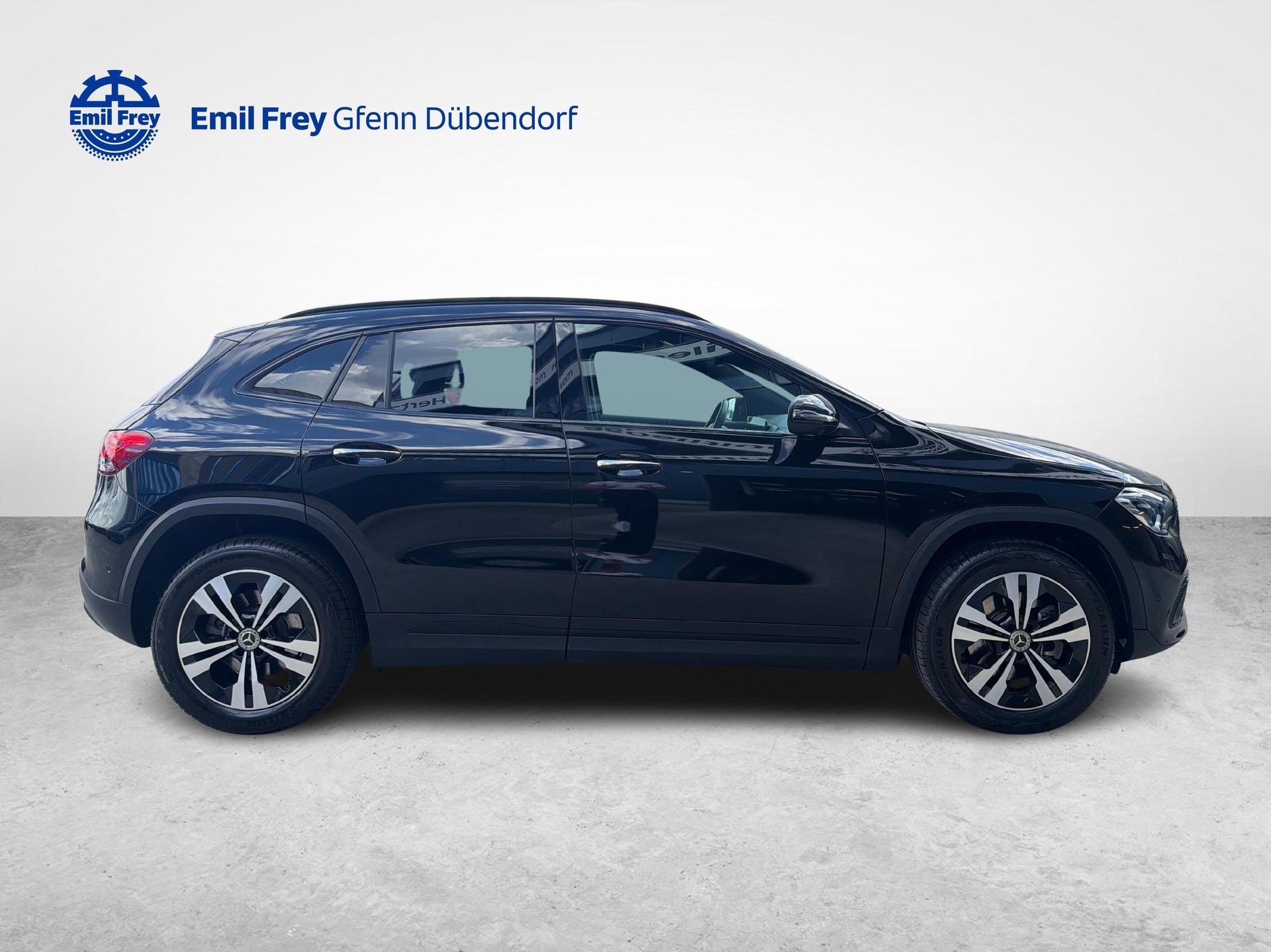 MERCEDES-BENZ GLA 250 Progressive 4matic-image-5