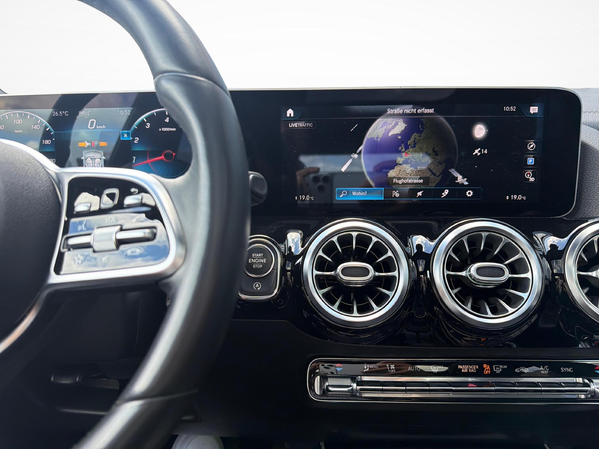 MERCEDES-BENZ GLA 250 Progressive 4matic-image-12