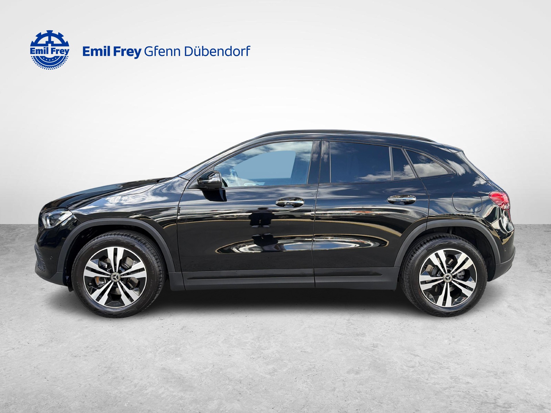 MERCEDES-BENZ GLA 250 Progressive 4matic-showroom-element-1