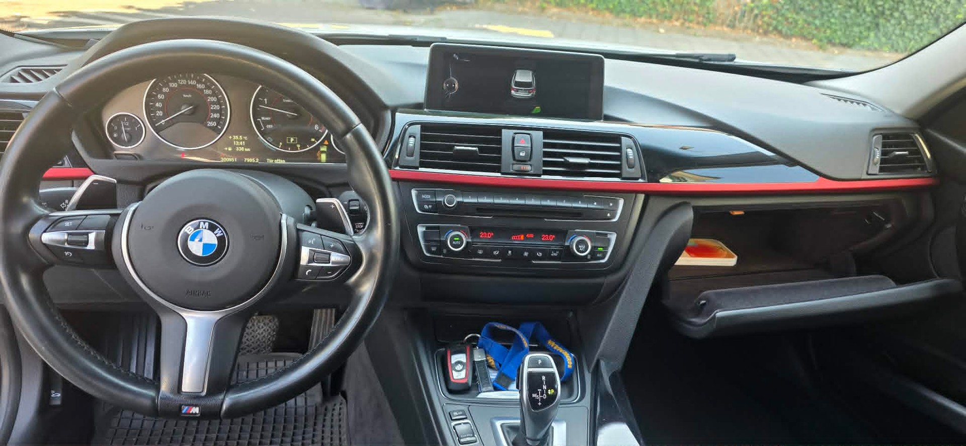 BMW 330d xDrive Touring Sport Line Steptronic-image-8