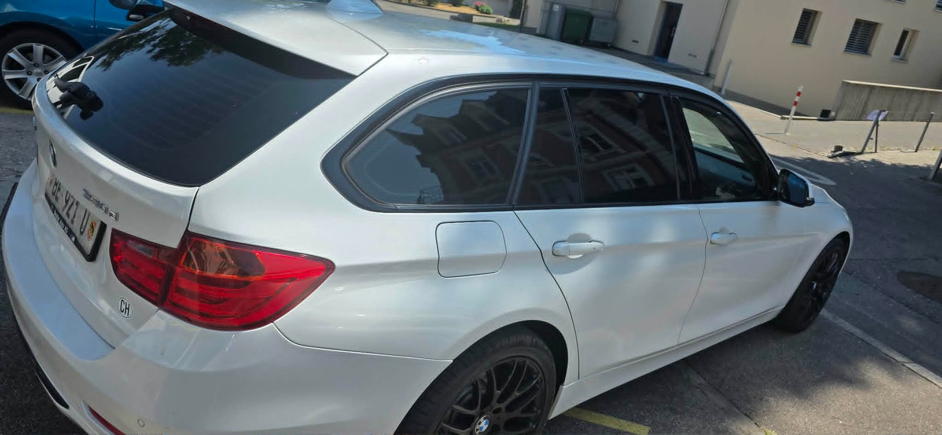 BMW 330d xDrive Touring Sport Line Steptronic-image-6