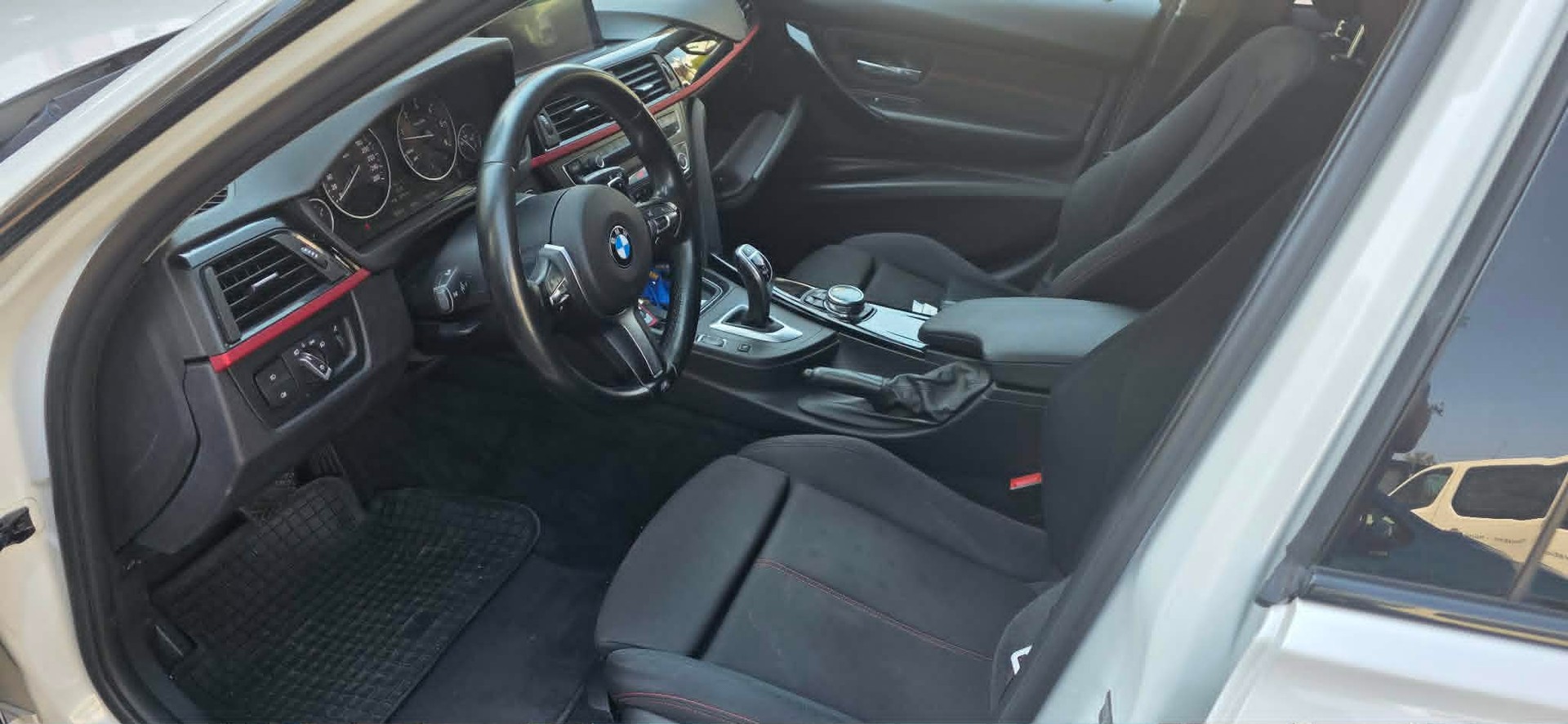 BMW 330d xDrive Touring Sport Line Steptronic-image-9