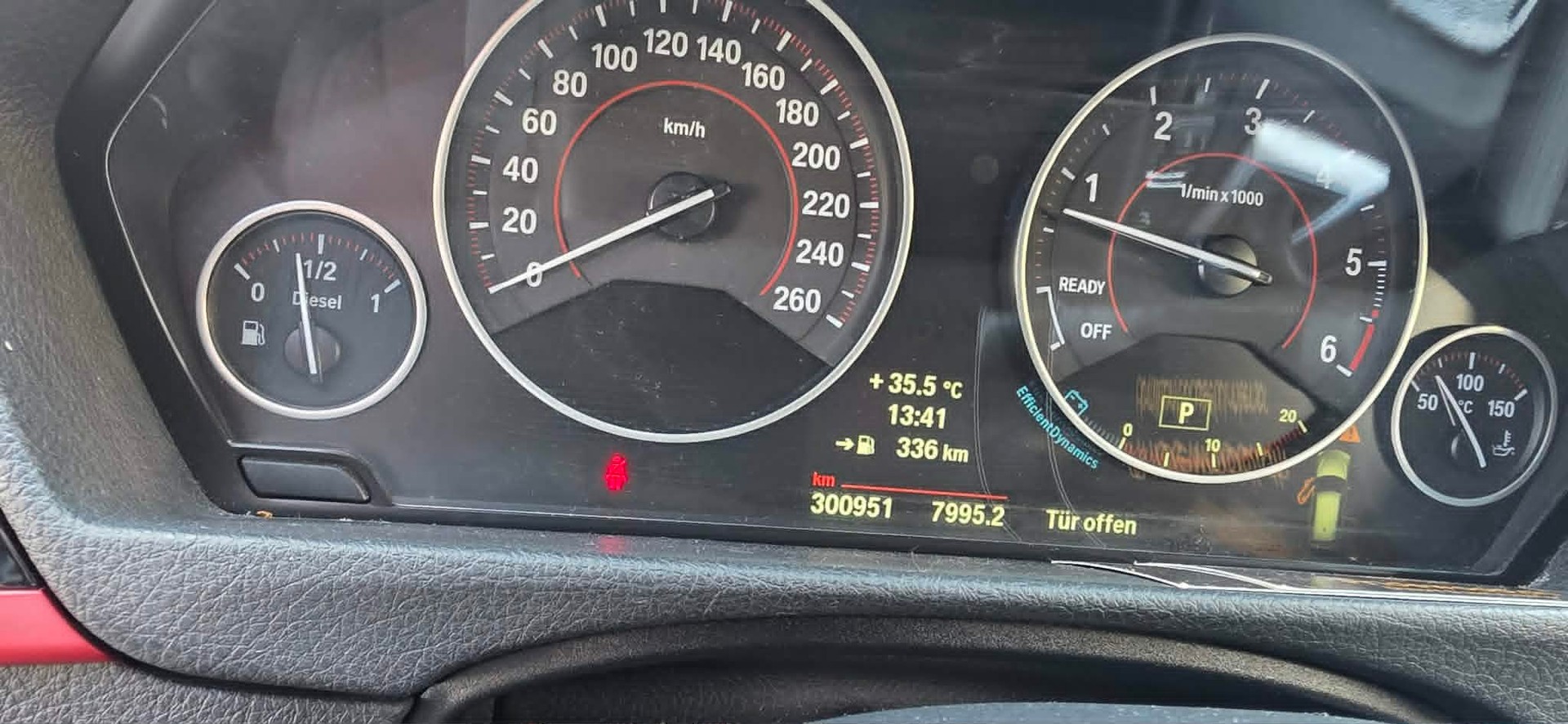 BMW 330d xDrive Touring Sport Line Steptronic-image-10