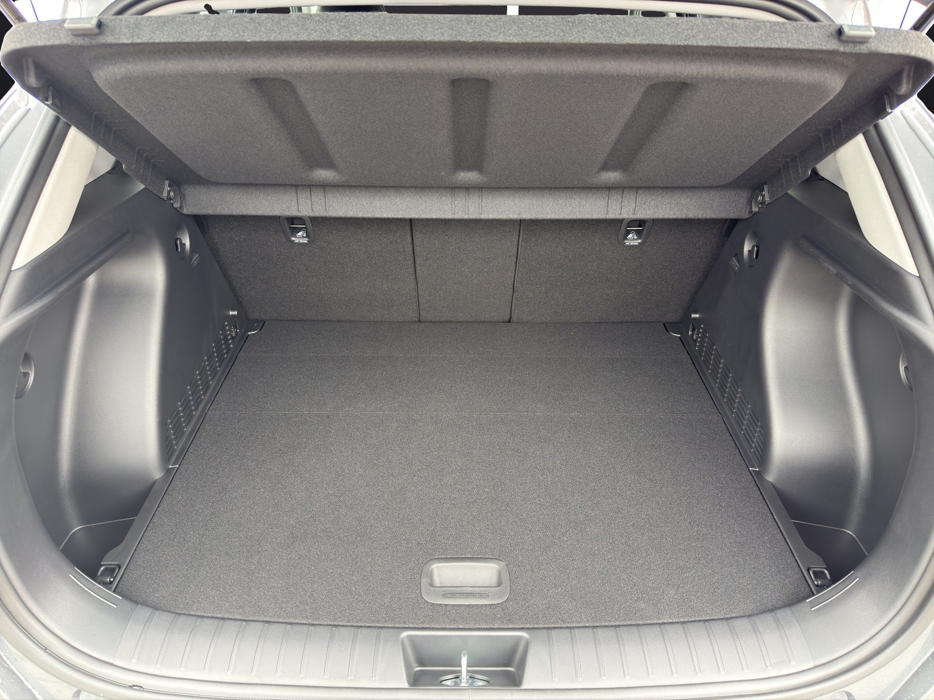 HYUNDAI Kona 1.6 GDi HEV Amplia DCT-image-15