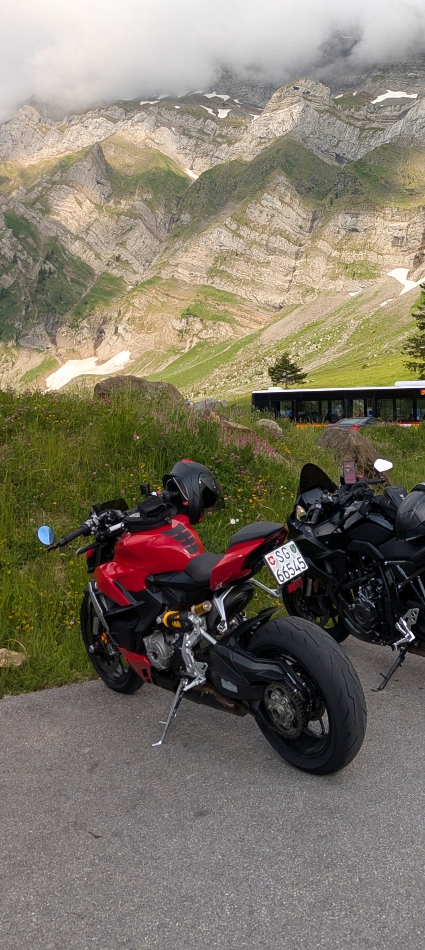 DUCATI Streetfighter V2-image-2