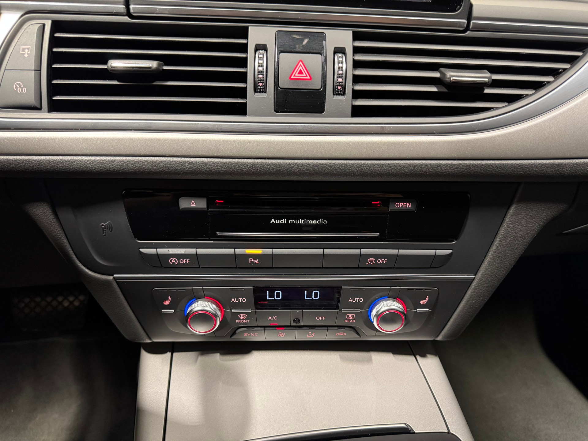 AUDI A6 Avant 3.0 TDI V6 Attraction quattro S-tronic(59)(M)-image-15