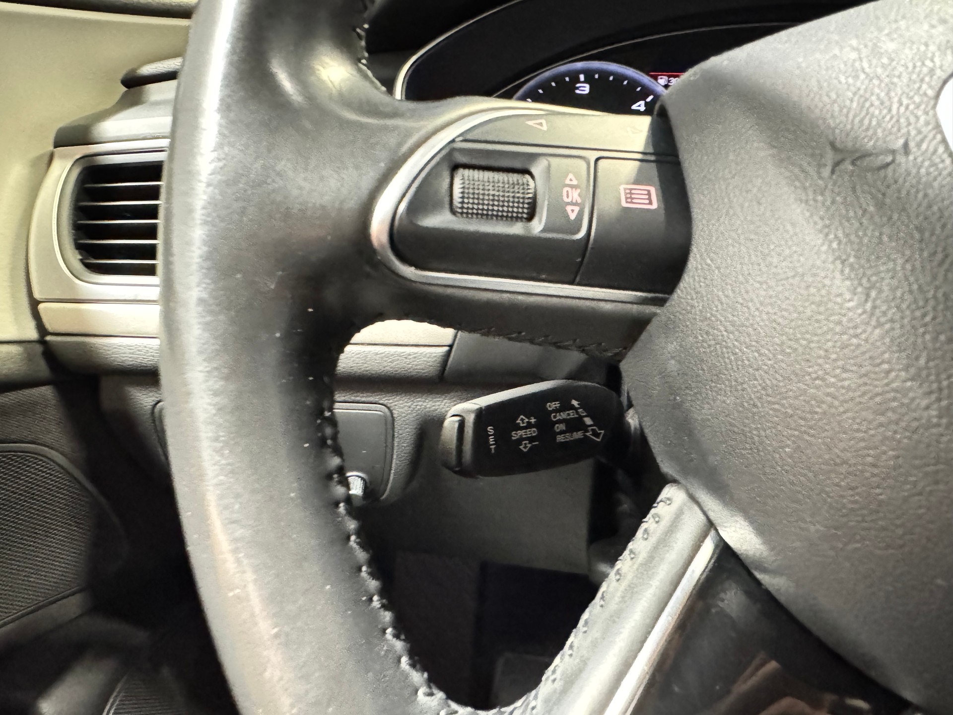 AUDI A6 Avant 3.0 TDI V6 Attraction quattro S-tronic(59)(M)-image-10