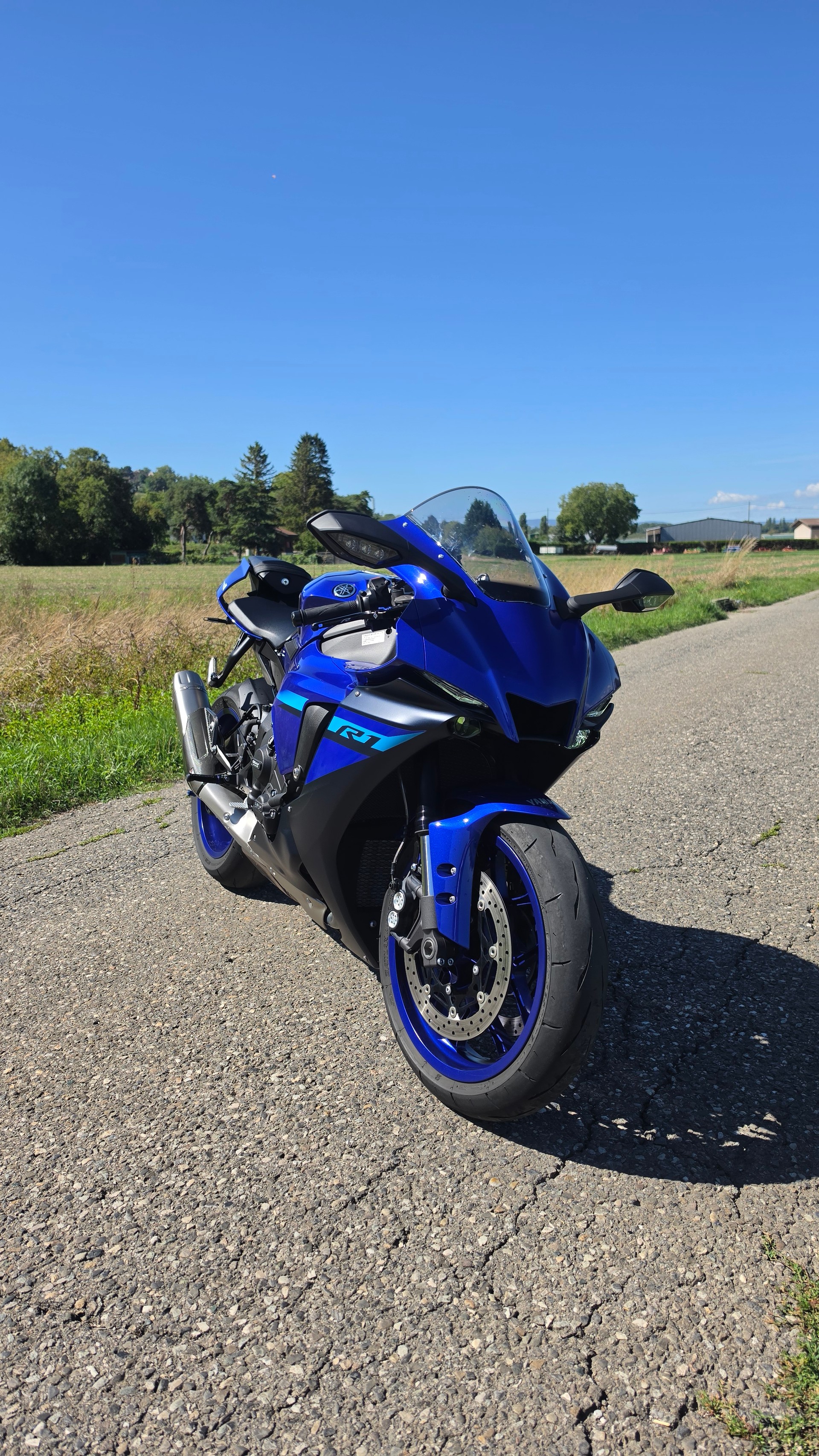 YAMAHA YZF-R1-image-0