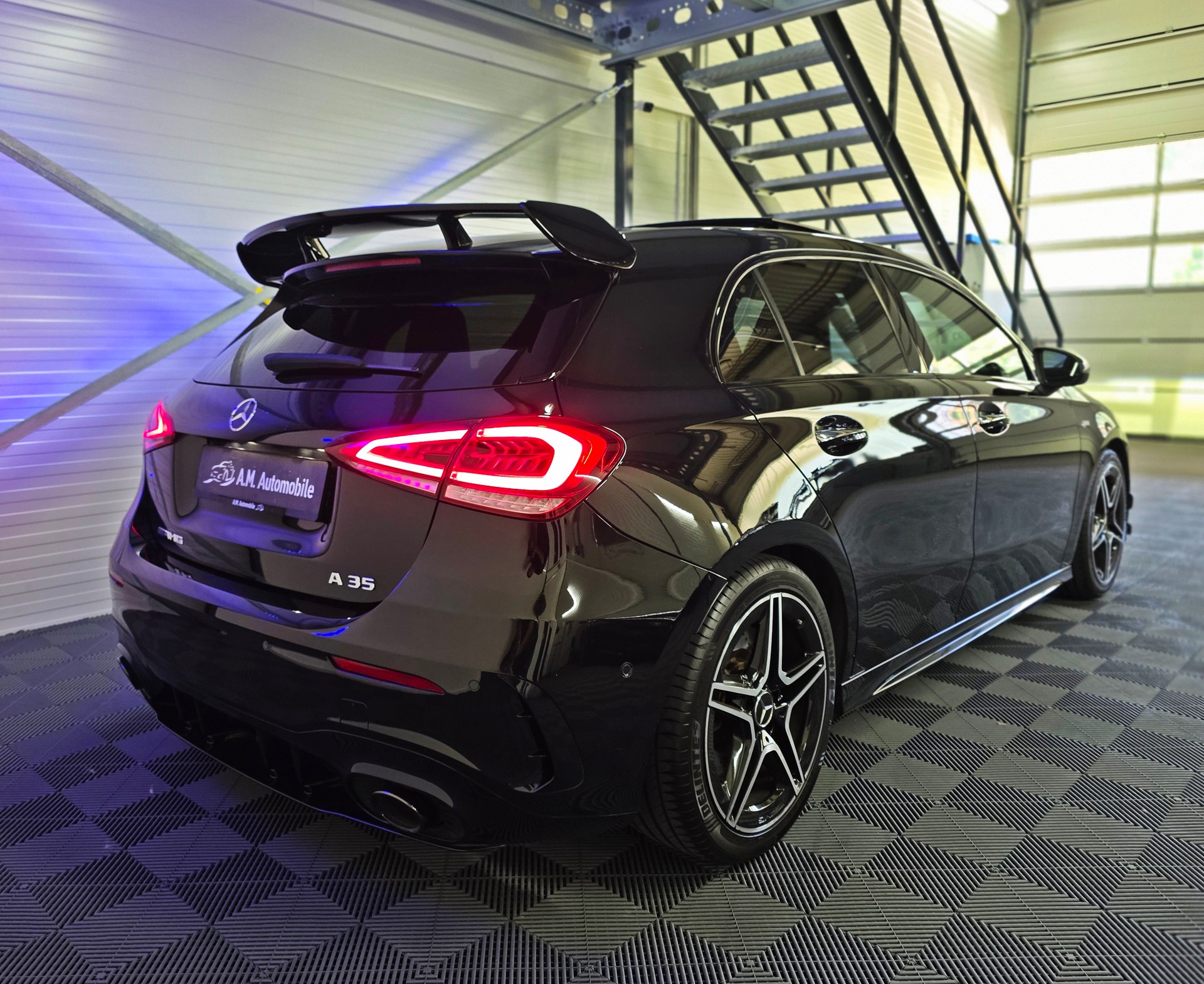MERCEDES-BENZ A 35 AMG 4Matic Speedshift-image-4