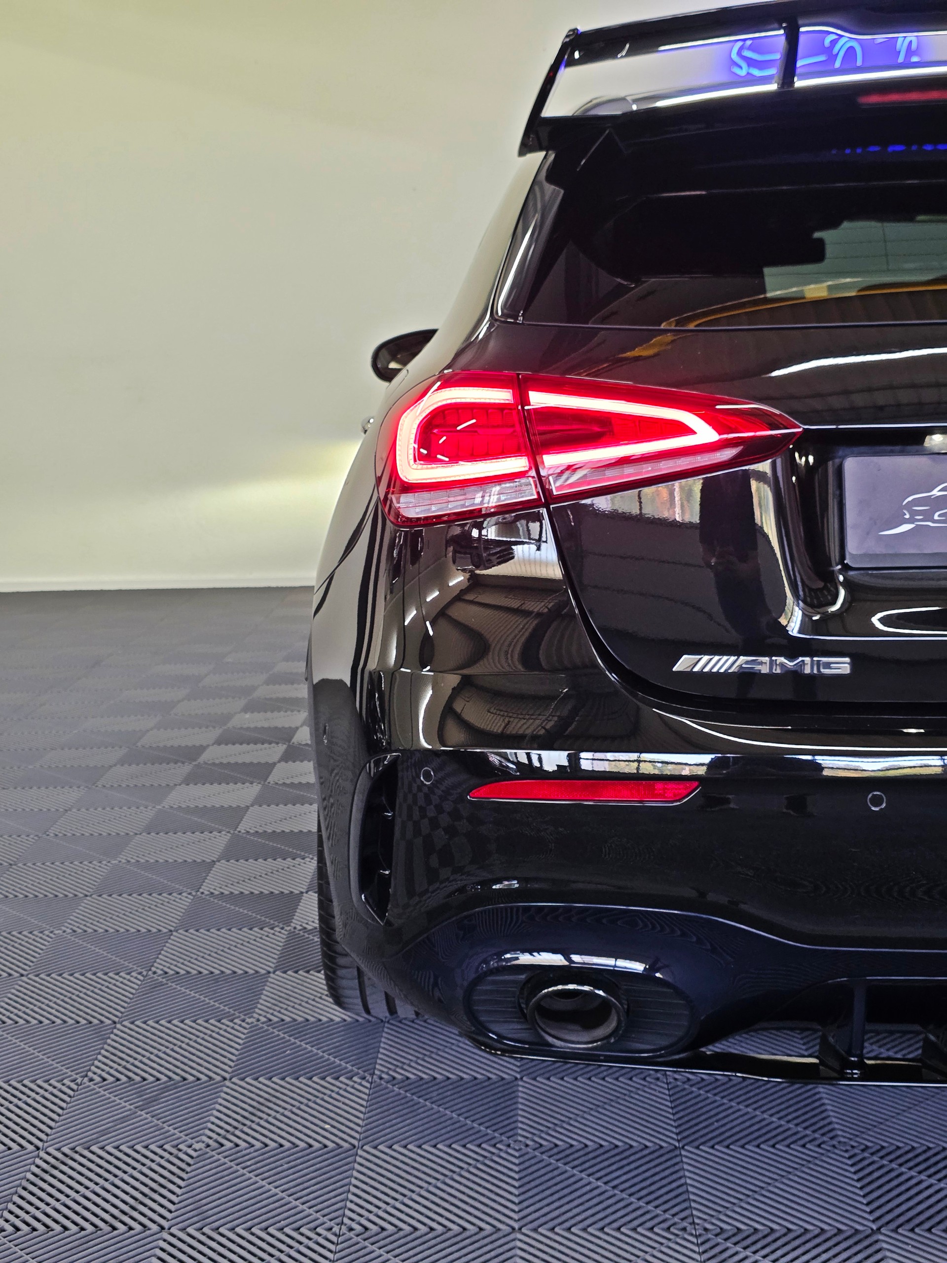 MERCEDES-BENZ A 35 AMG 4Matic Speedshift-image-7
