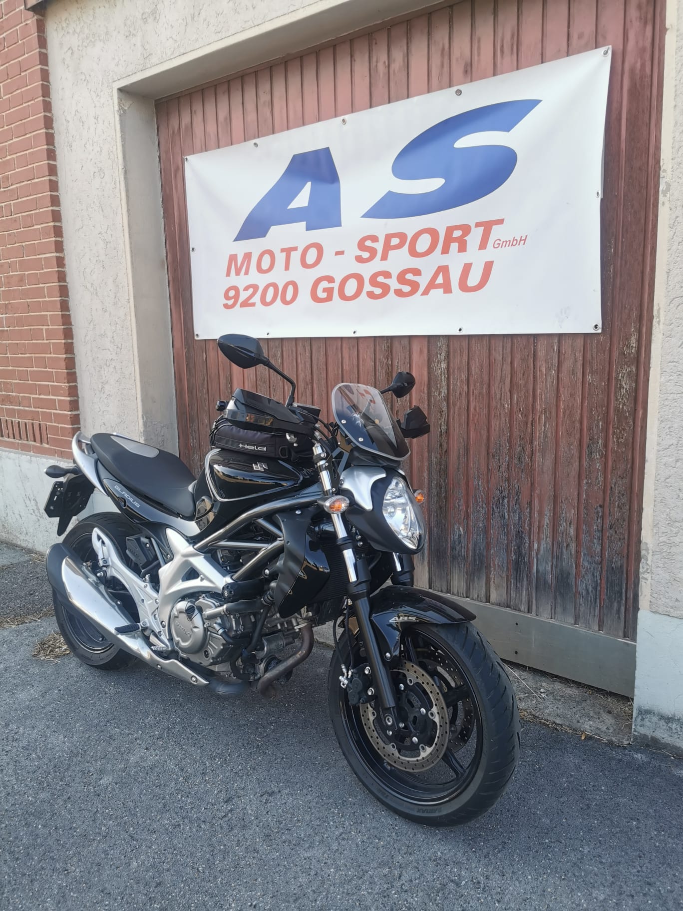 SUZUKI SFV 650 Gladius ABS-image-1