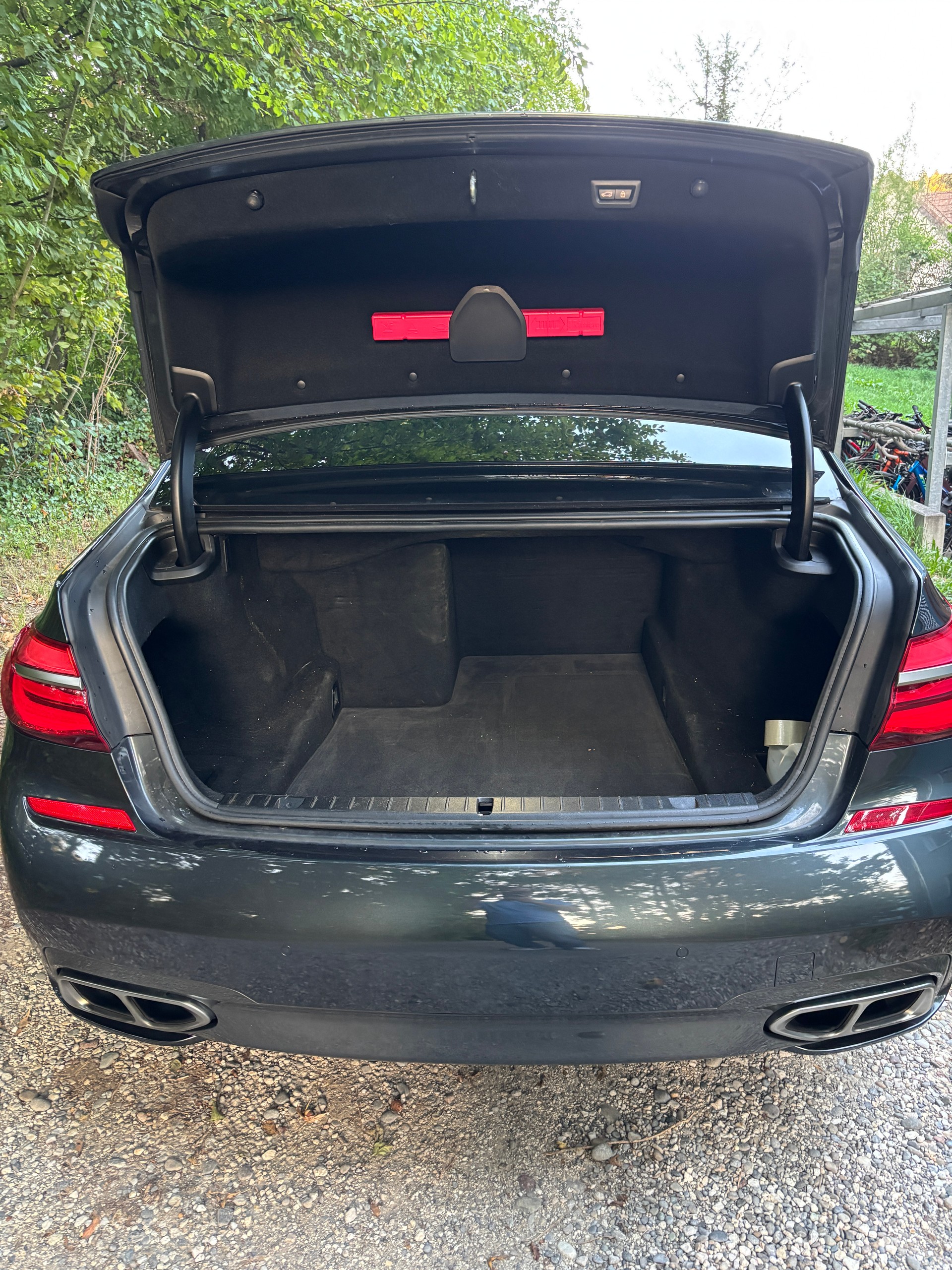 BMW M760Li xDrive SAG-image-5