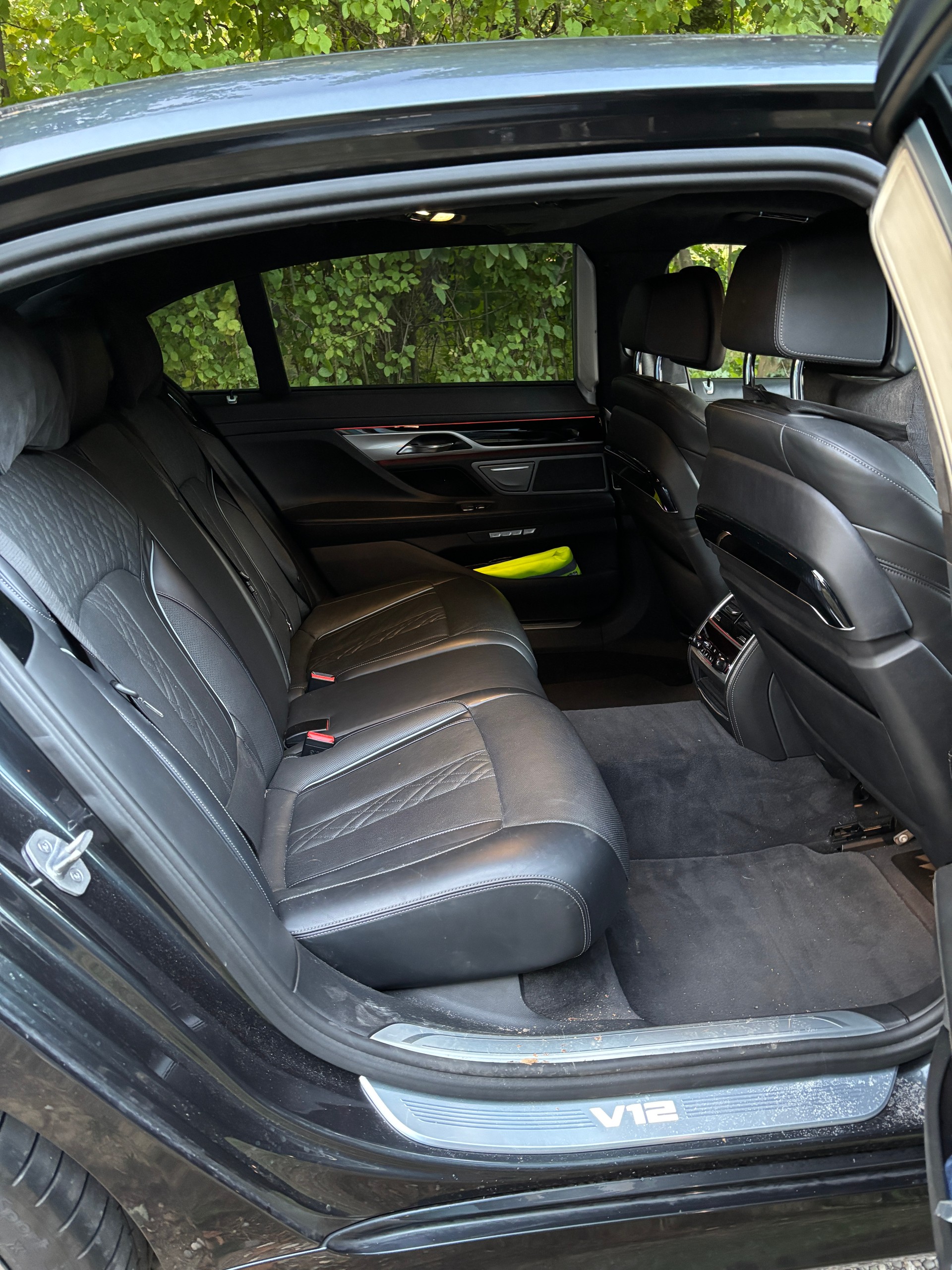 BMW M760Li xDrive SAG-image-4