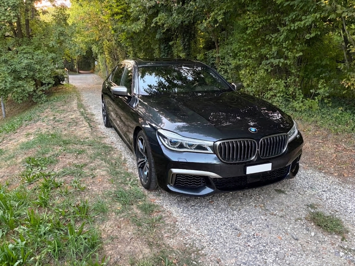 BMW M760Li xDrive SAG