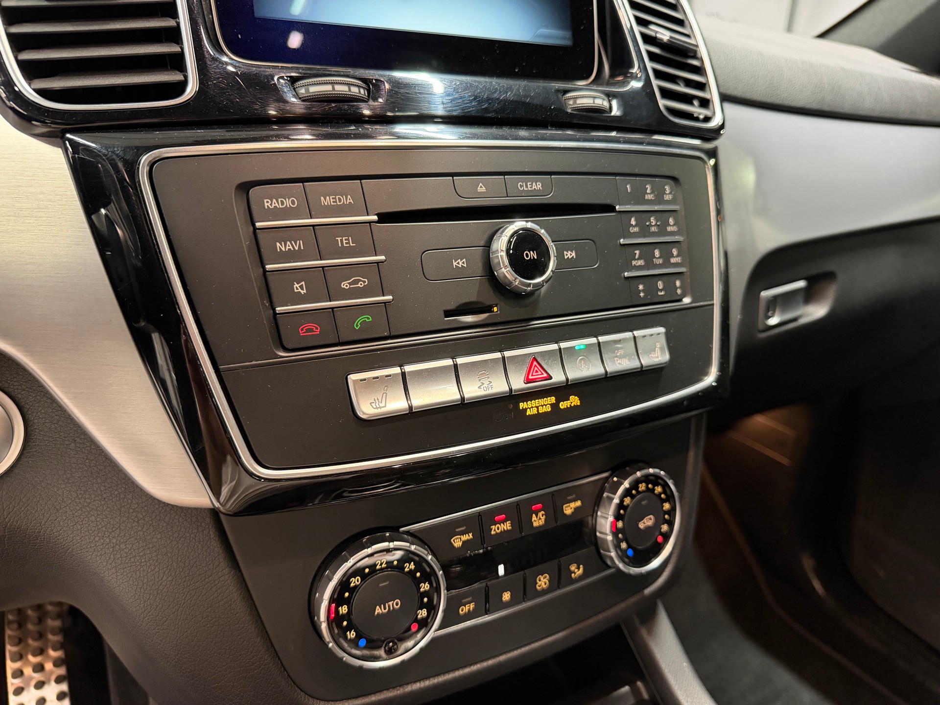 MERCEDES-BENZ GLE 43 AMG *CH-Auto*Frisch ab MFK*Garantie*Luftfederung*-image-22