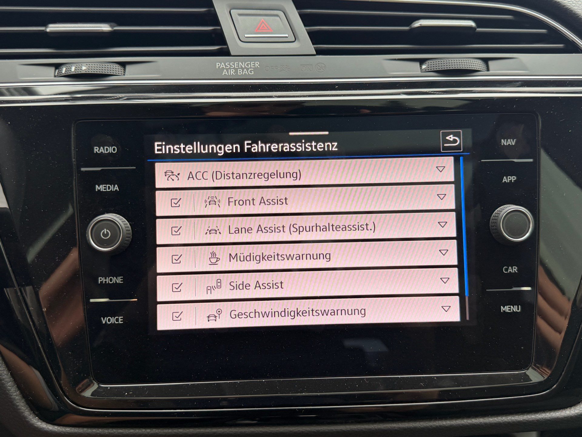 VW Touran 1.5 TSI Highline R-LINE *** TOP AUSSTATTUNG ***-image-16
