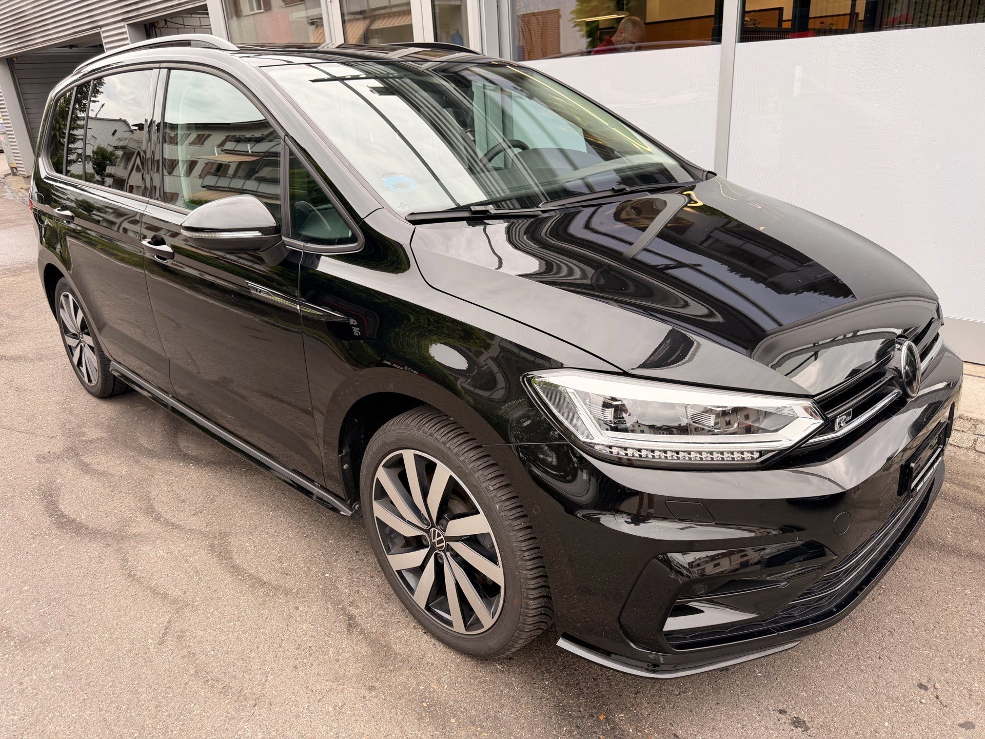 VW Touran 1.5 TSI Highline R-LINE *** TOP AUSSTATTUNG ***-showroom-element-2