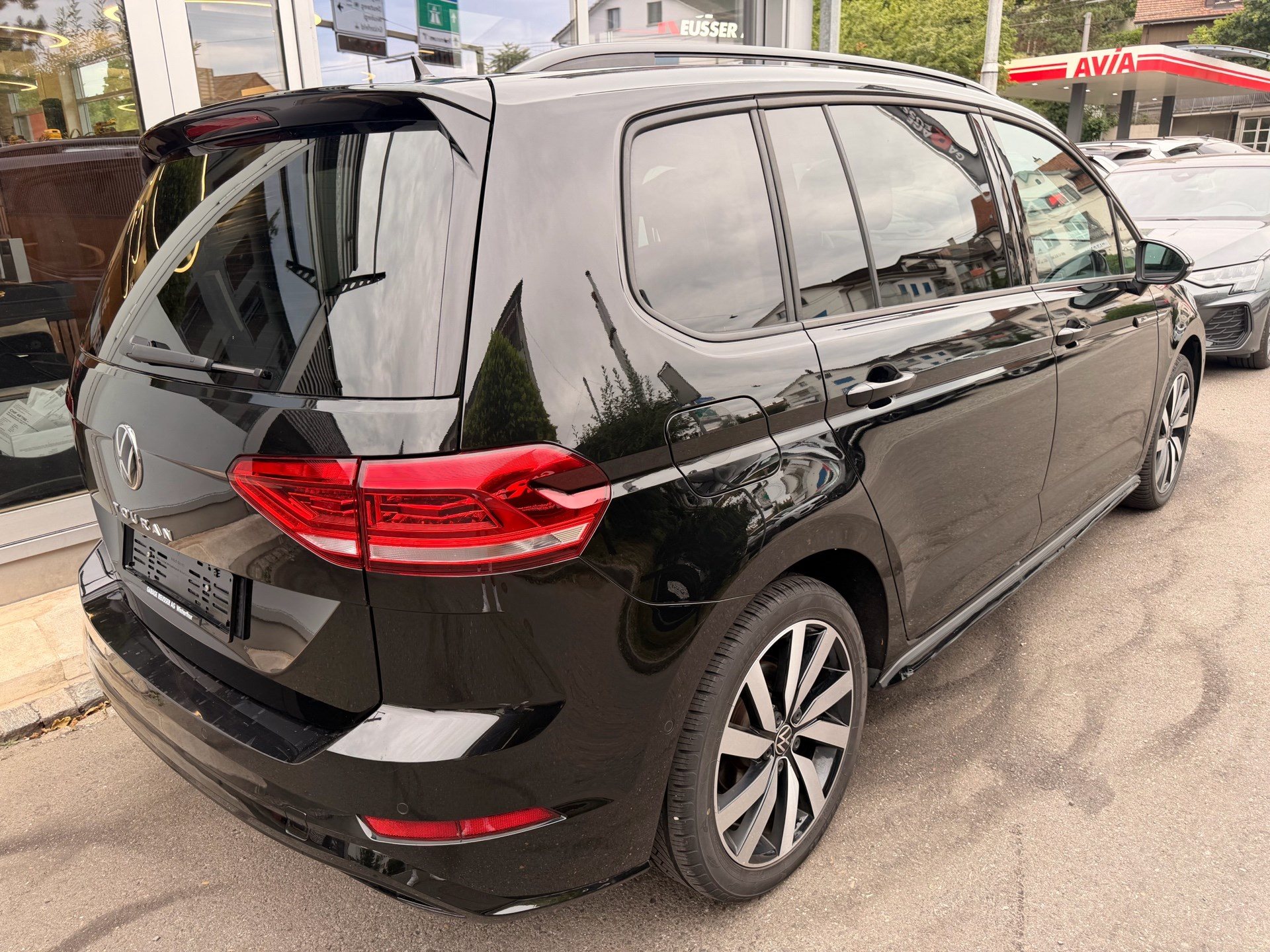 VW Touran 1.5 TSI Highline R-LINE *** TOP AUSSTATTUNG ***-showroom-element-3