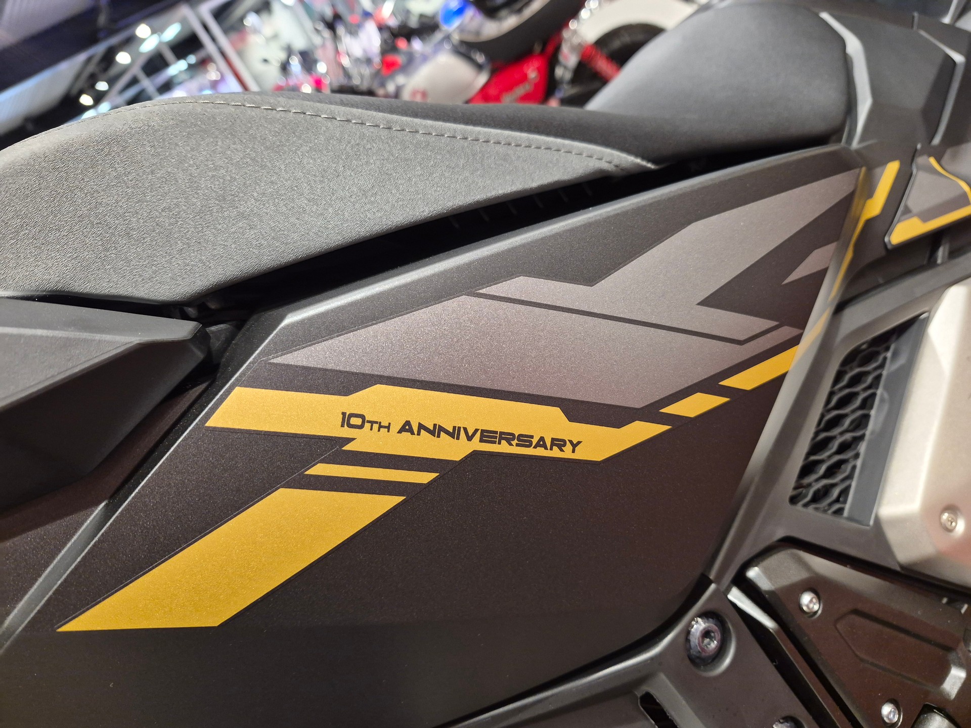 HONDA X-ADV 750-image-4
