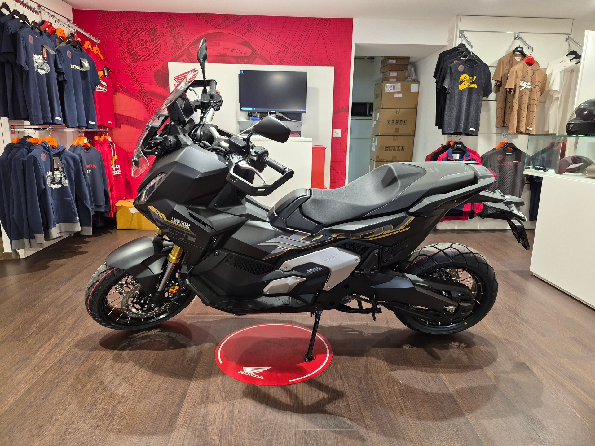 HONDA X-ADV 750-image-3
