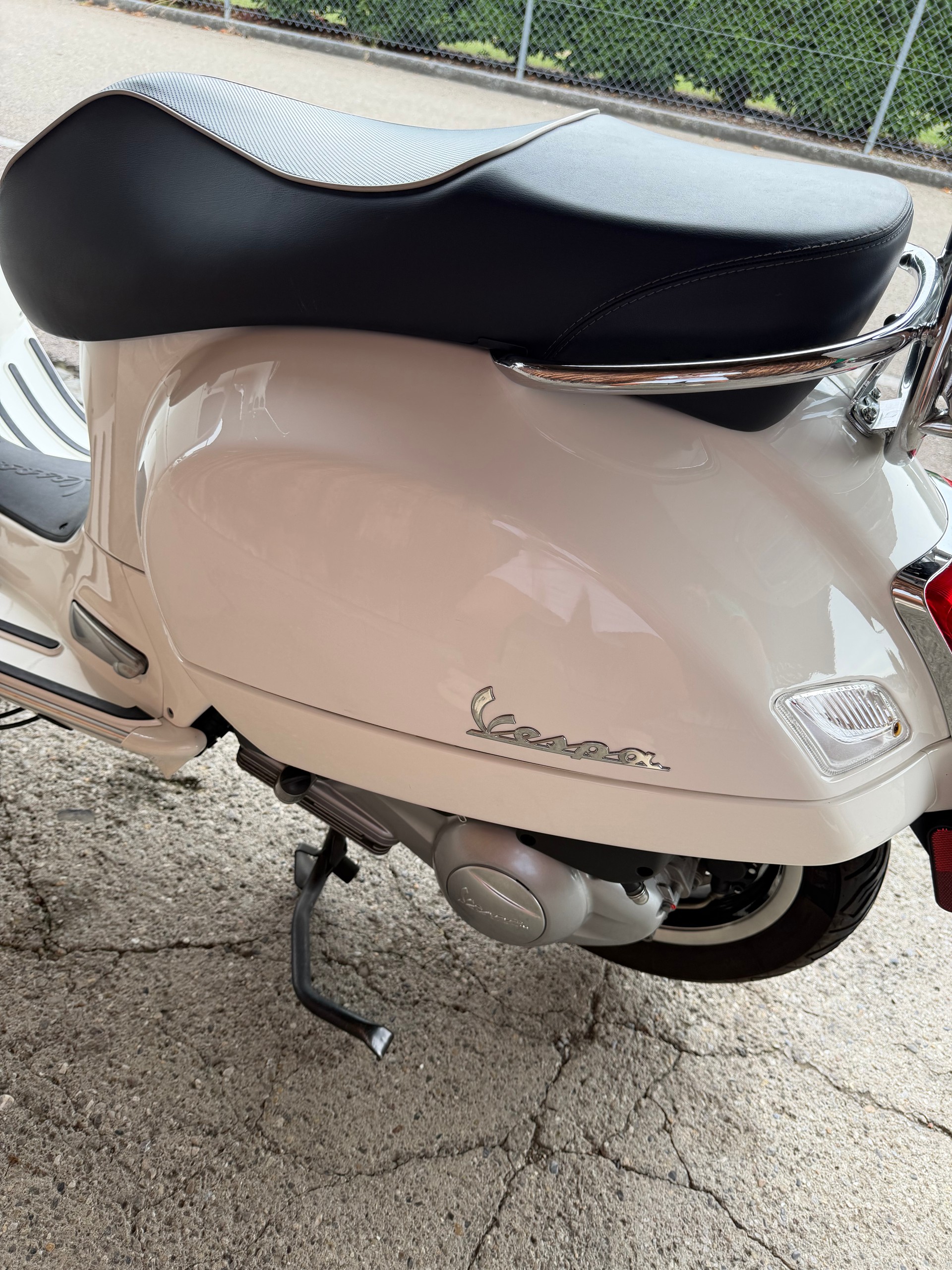 PIAGGIO Vespa GTS Super 300-image-14
