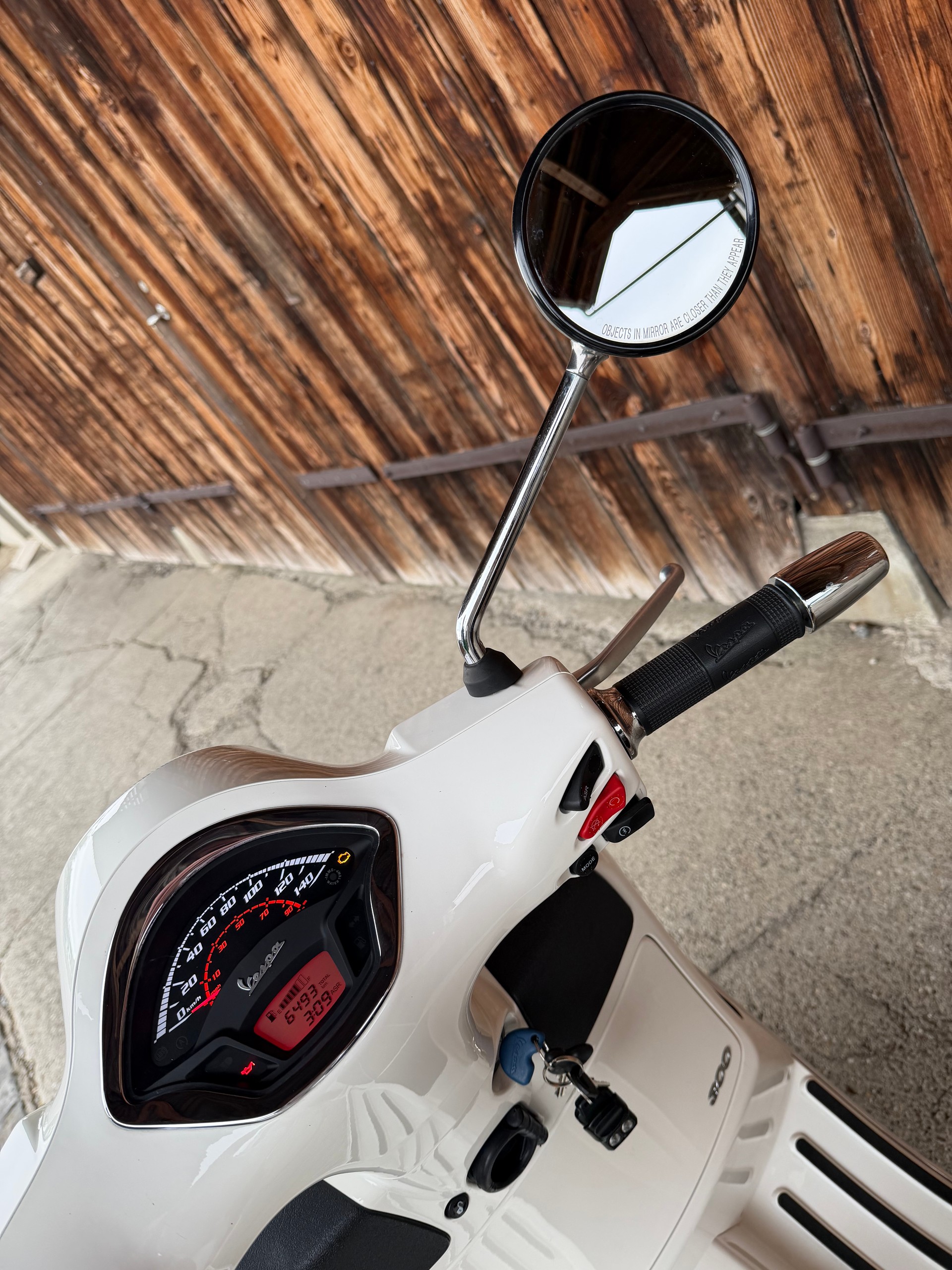PIAGGIO Vespa GTS Super 300-image-9