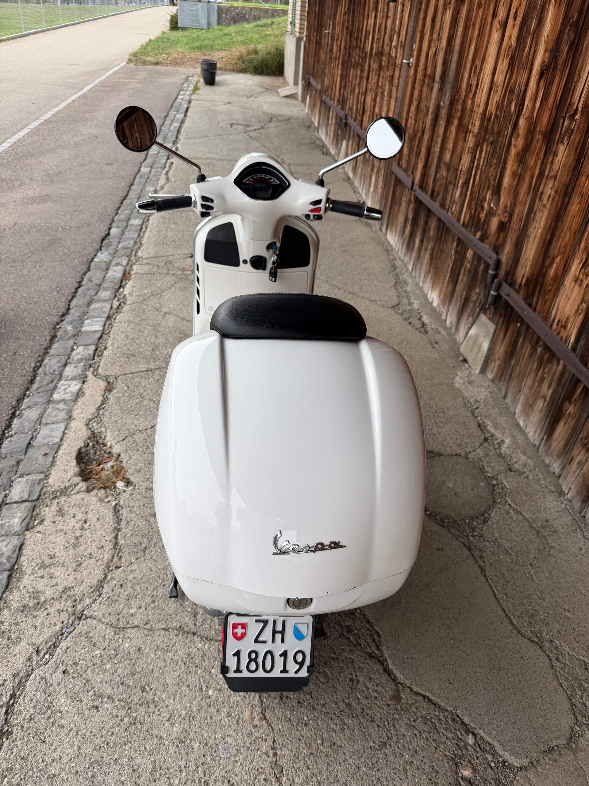 PIAGGIO Vespa GTS Super 300-image-3