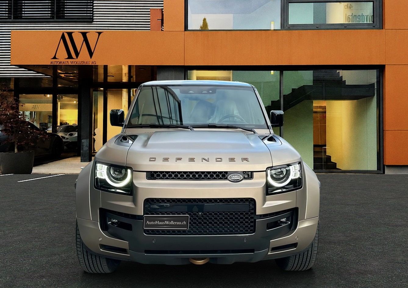 LAND ROVER Defender 110 4.4 V8 Octa / CH Auslieferung mit Gratis Service-image-4