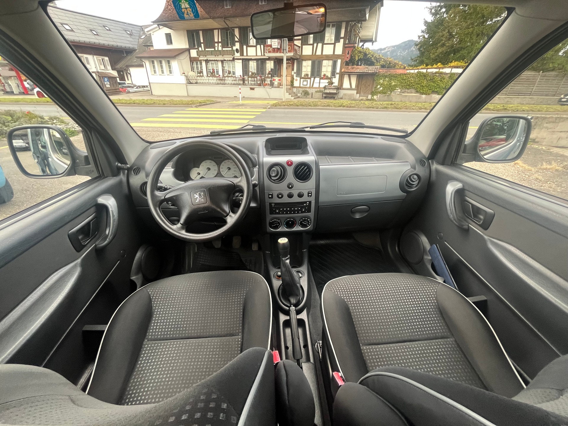 PEUGEOT Partner 1.4 XT-image-9