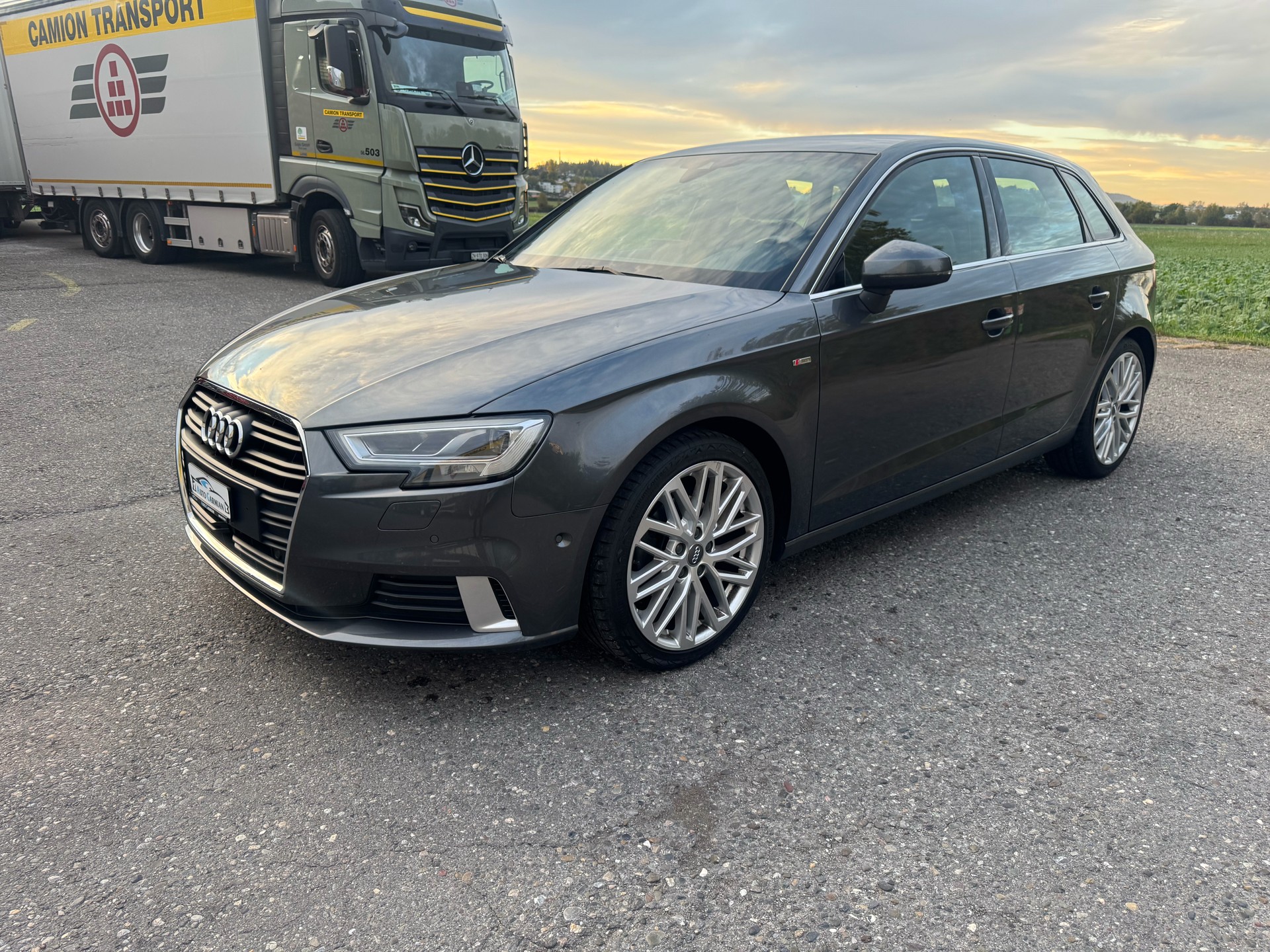 AUDI A3 Sportback S-LINE 35 TFSI Sport-showroom-element-2